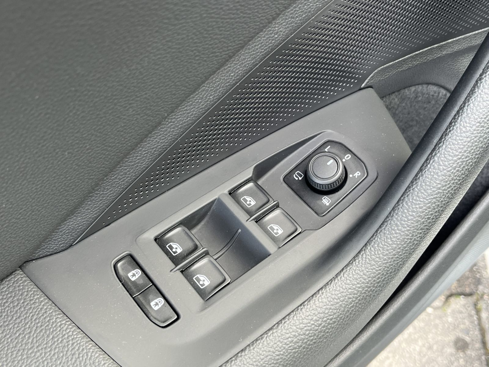 Skoda Superb Combi L&K 2,0TDI 4x4 DSG Navi ACC HuD AHK