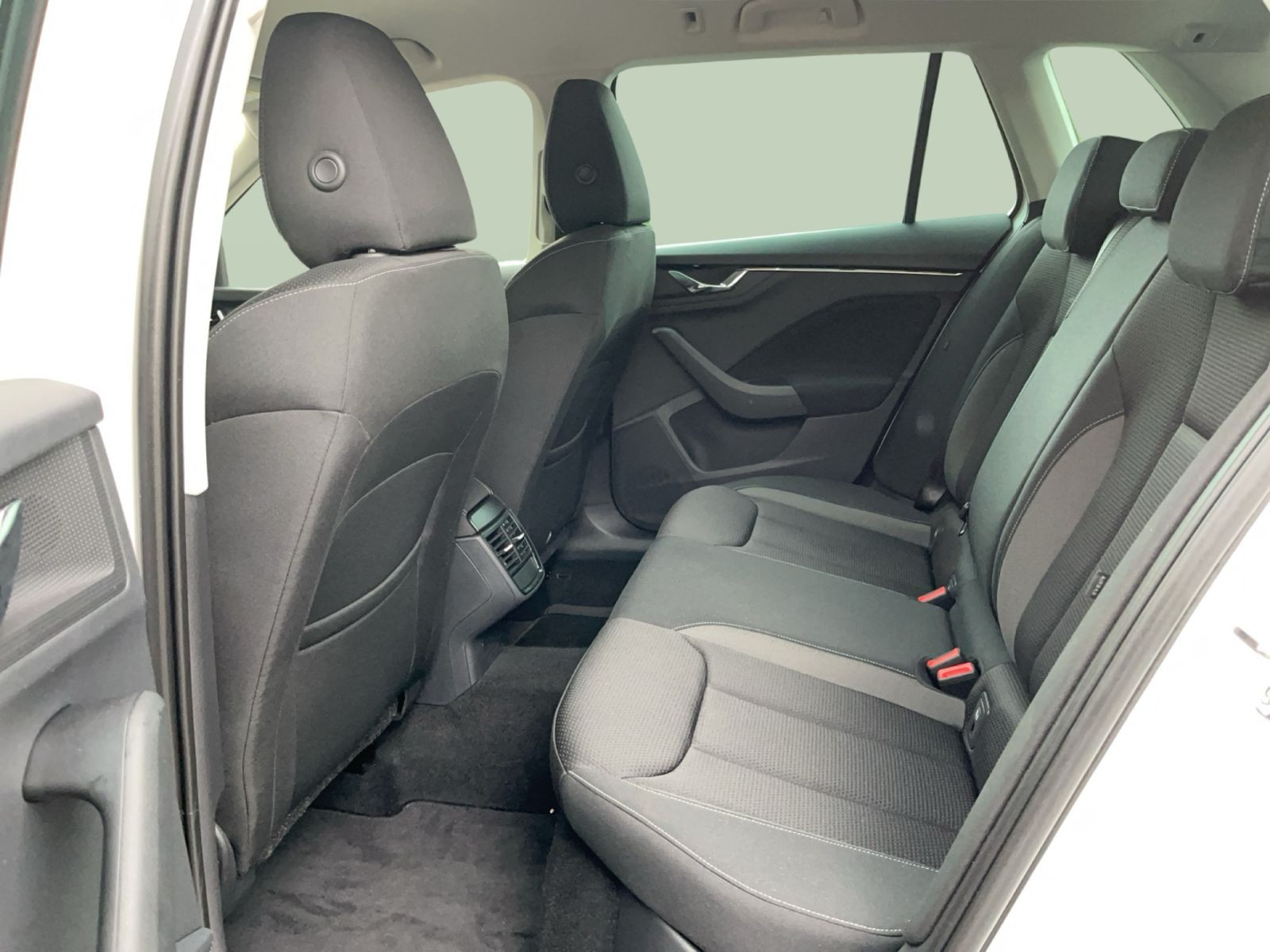 Skoda Kamiq Tour 1.5 TSI DSG Navi LED ACC EPH AHK