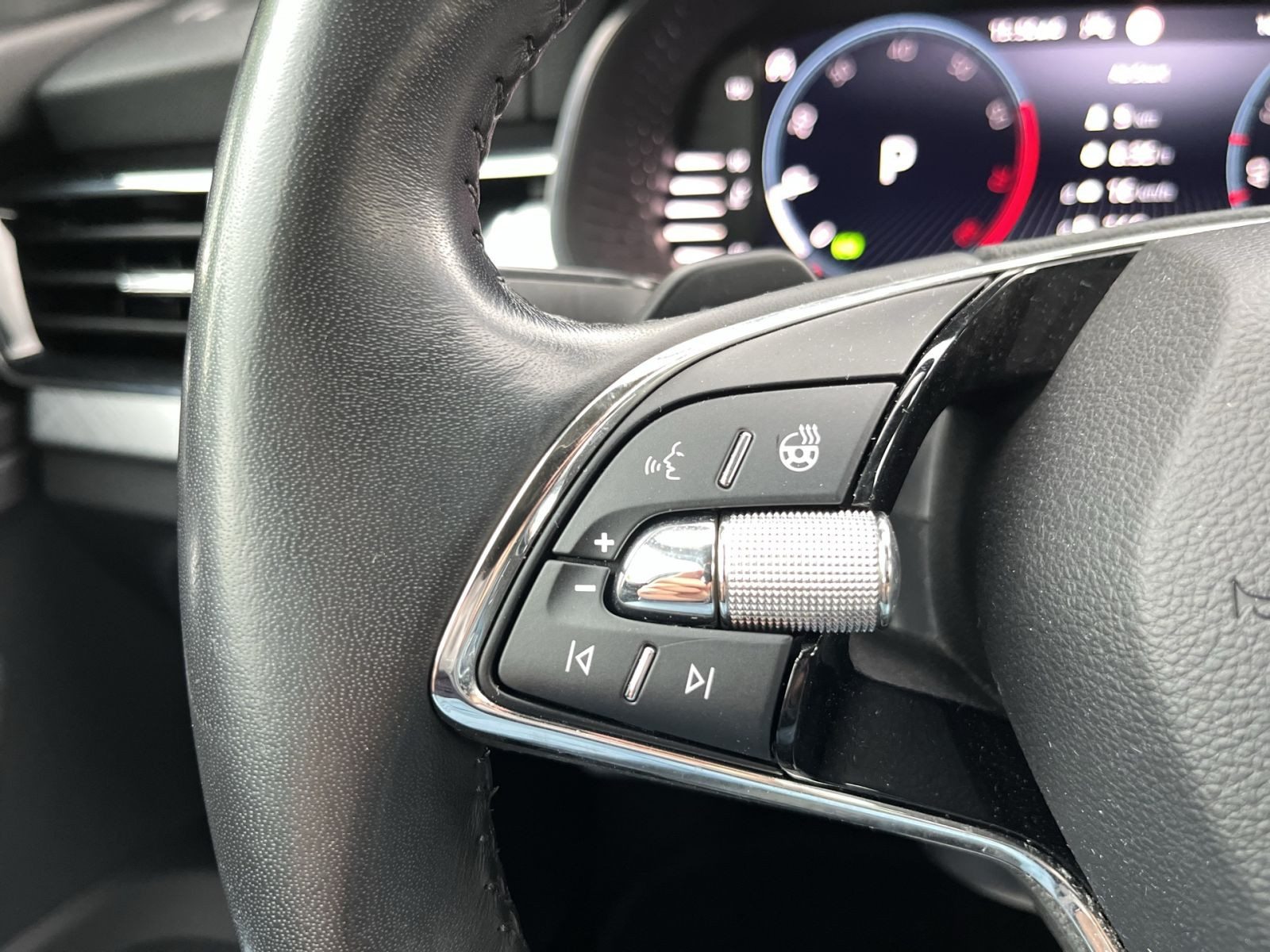 Skoda Kamiq Tour 1.5 TSI DSG Navi LED ACC EPH AHK