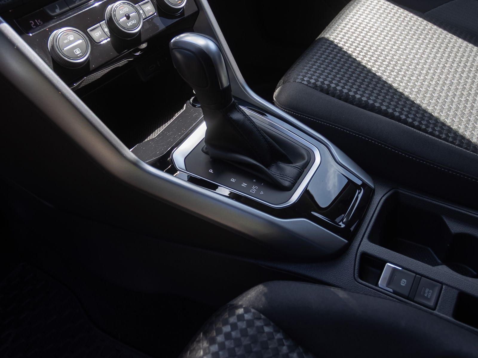 Volkswagen T-ROC 1.5 TSI DSG "Active" Sitzhzg LED EPH