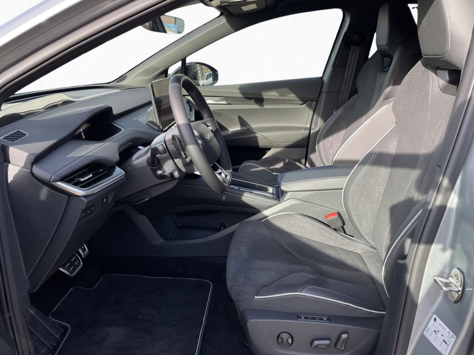 Skoda Enyaq 85 Sportline ACC AHK LED HuD Area View