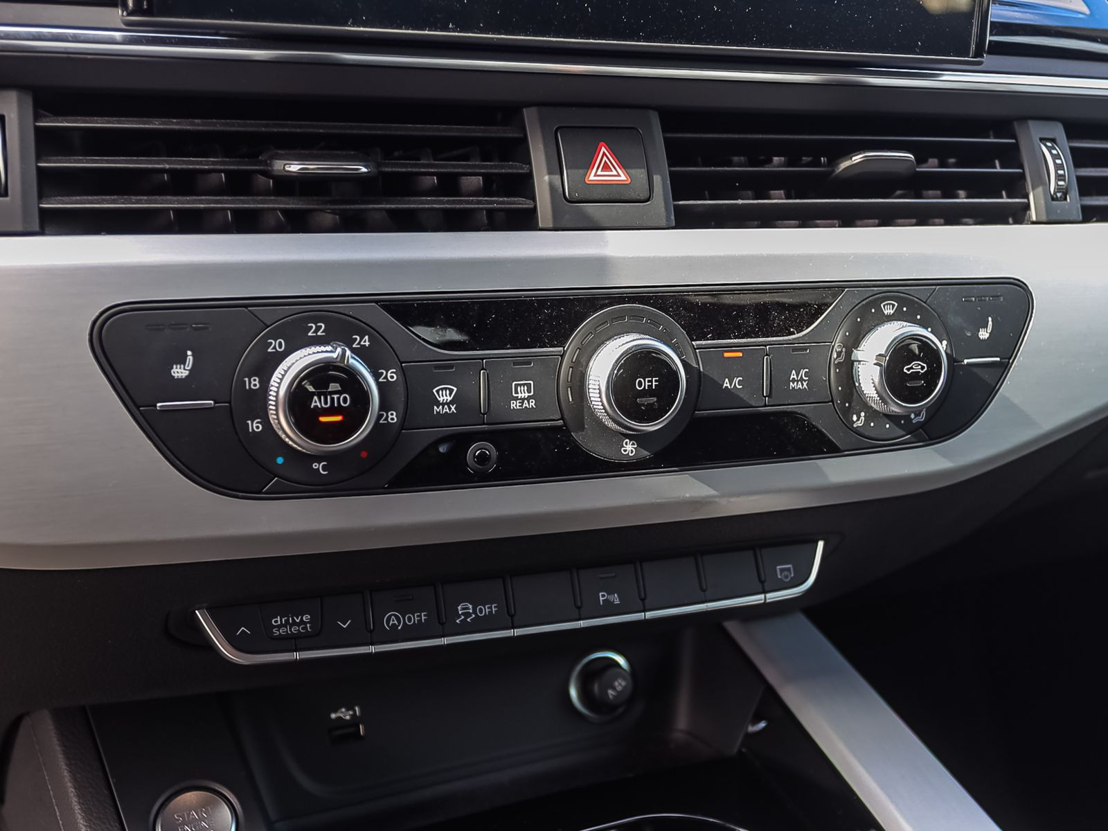 Audi A4 Avant S line 40TFSI Stronic Navi LED CarPlay