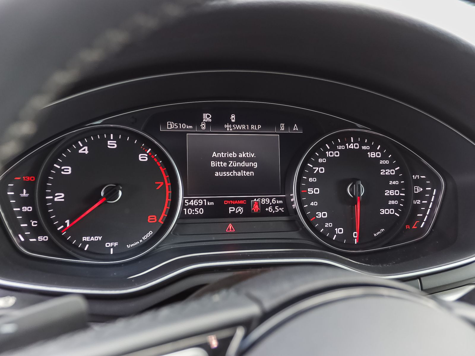 Audi A4 Avant Advanced 45TFSI qu Stronic Navi Matrix