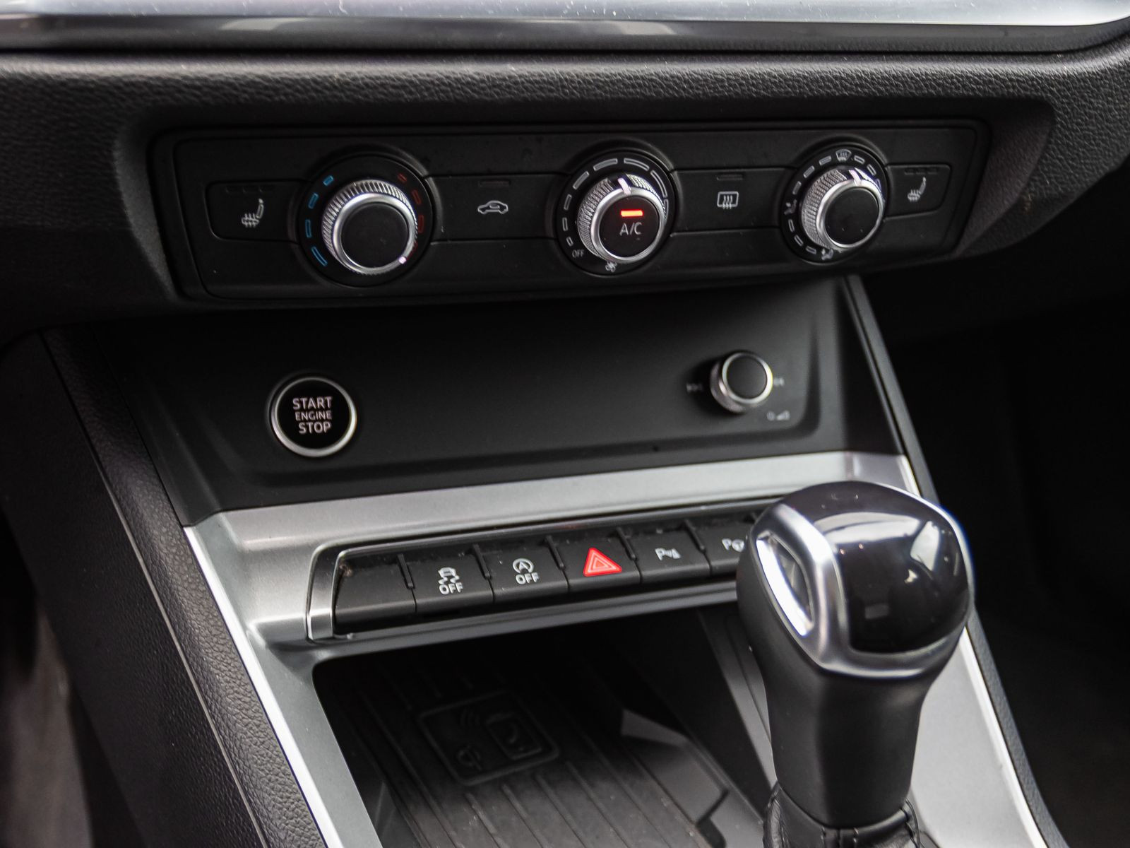 Audi Q3 35TDI qu Stronic Navi LED ACC AHK EPH CarPlay