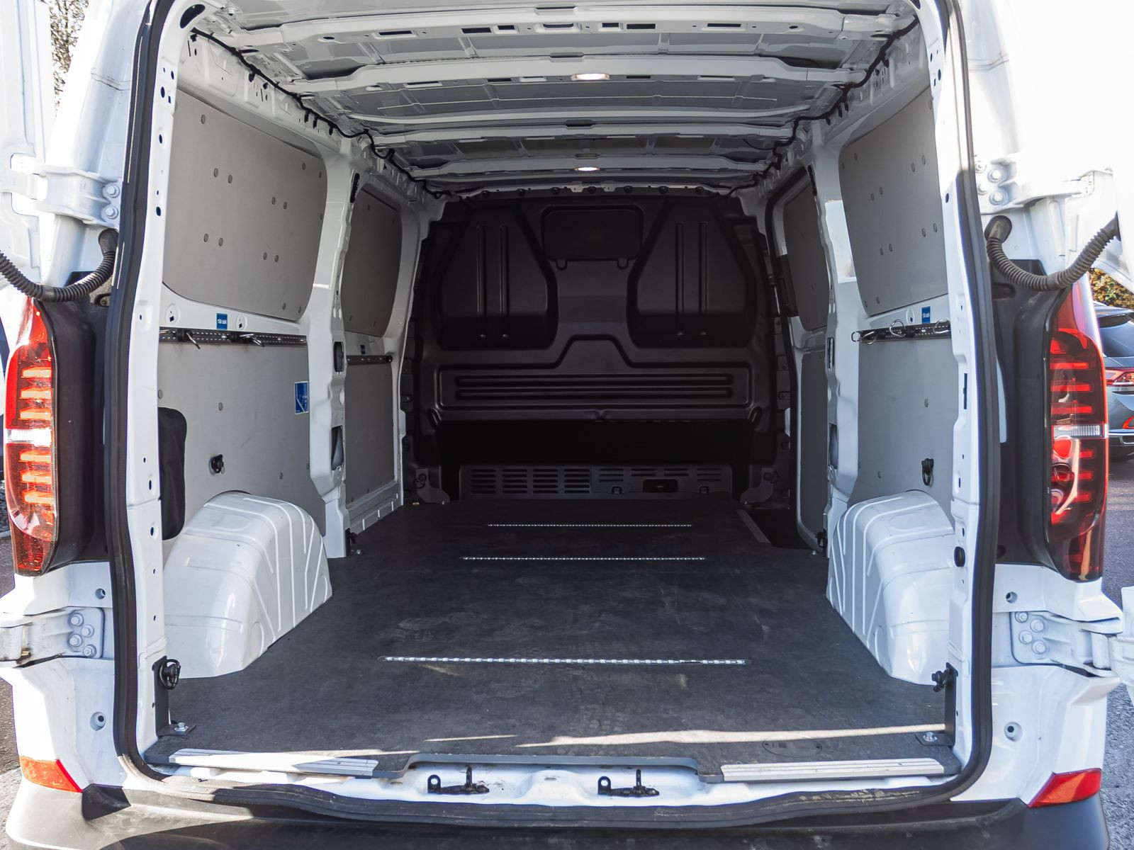 Volkswagen Transporter Kasten LR 2.0TDI Navi ACC EPH CarPlay