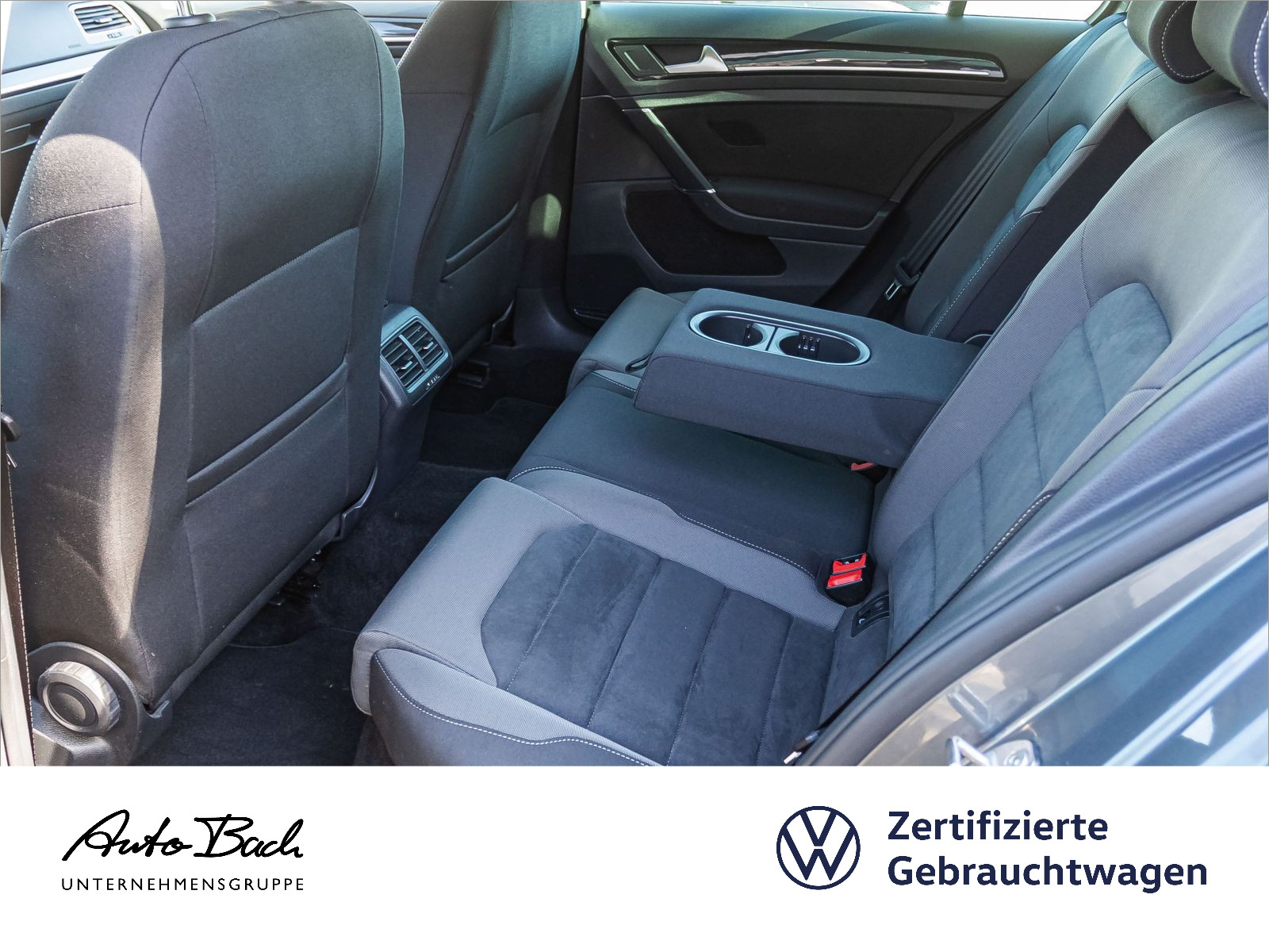 Volkswagen Golf VII 2.0TDI DSG "Highline" Navi Standhzg LED ACC