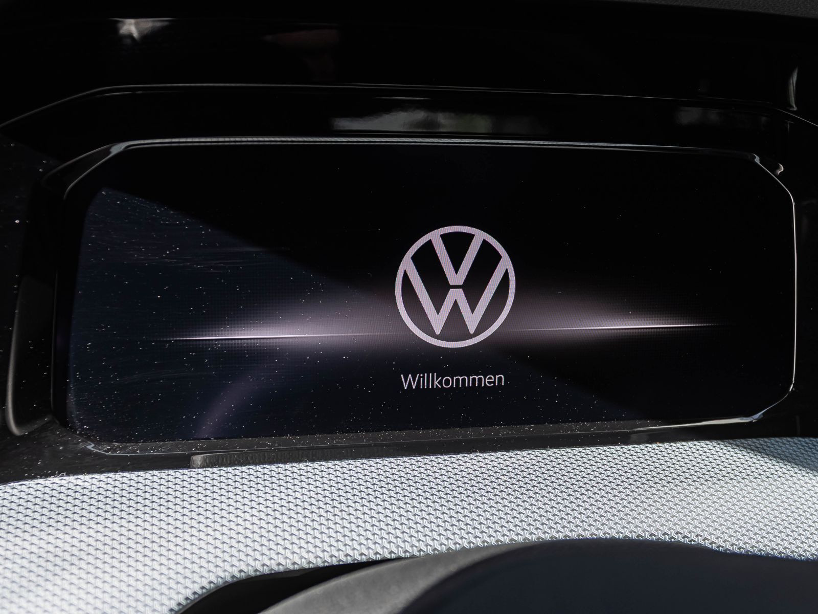 Volkswagen Golf VIII 1.5TSI DSG "Goal" Navi LED ACC AHK EPH