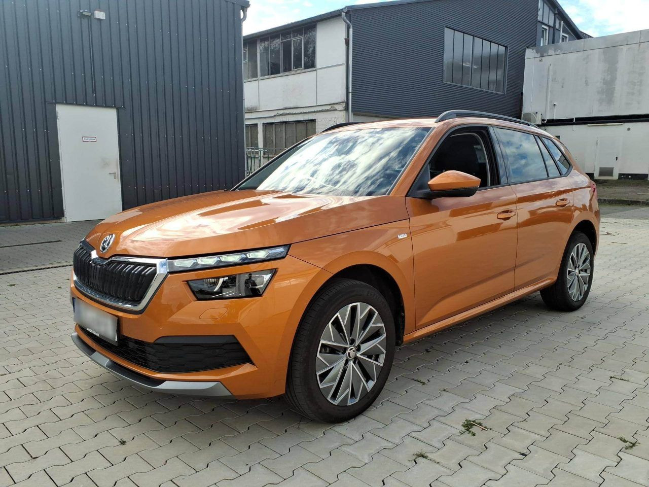 Skoda Kamiq Tour 1.0 TSI 81 kW Navi LED ACC Kessy Virtual Cockpit