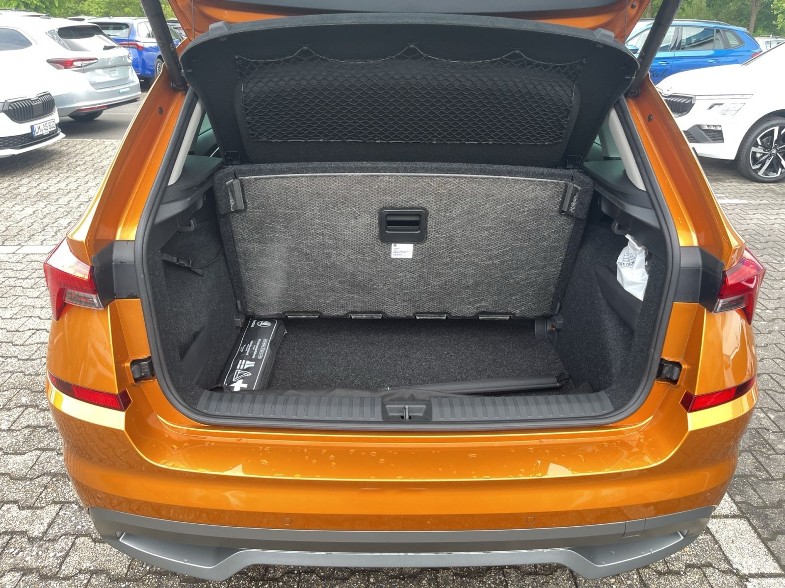 Skoda Kamiq Tour 1.0 TSI 81 kW Navi LED ACC Kessy Virtual Cockpit