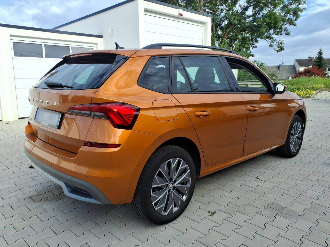 Skoda Kamiq Tour 1.0 TSI 81 kW Navi LED ACC Kessy Virtual Cockpit