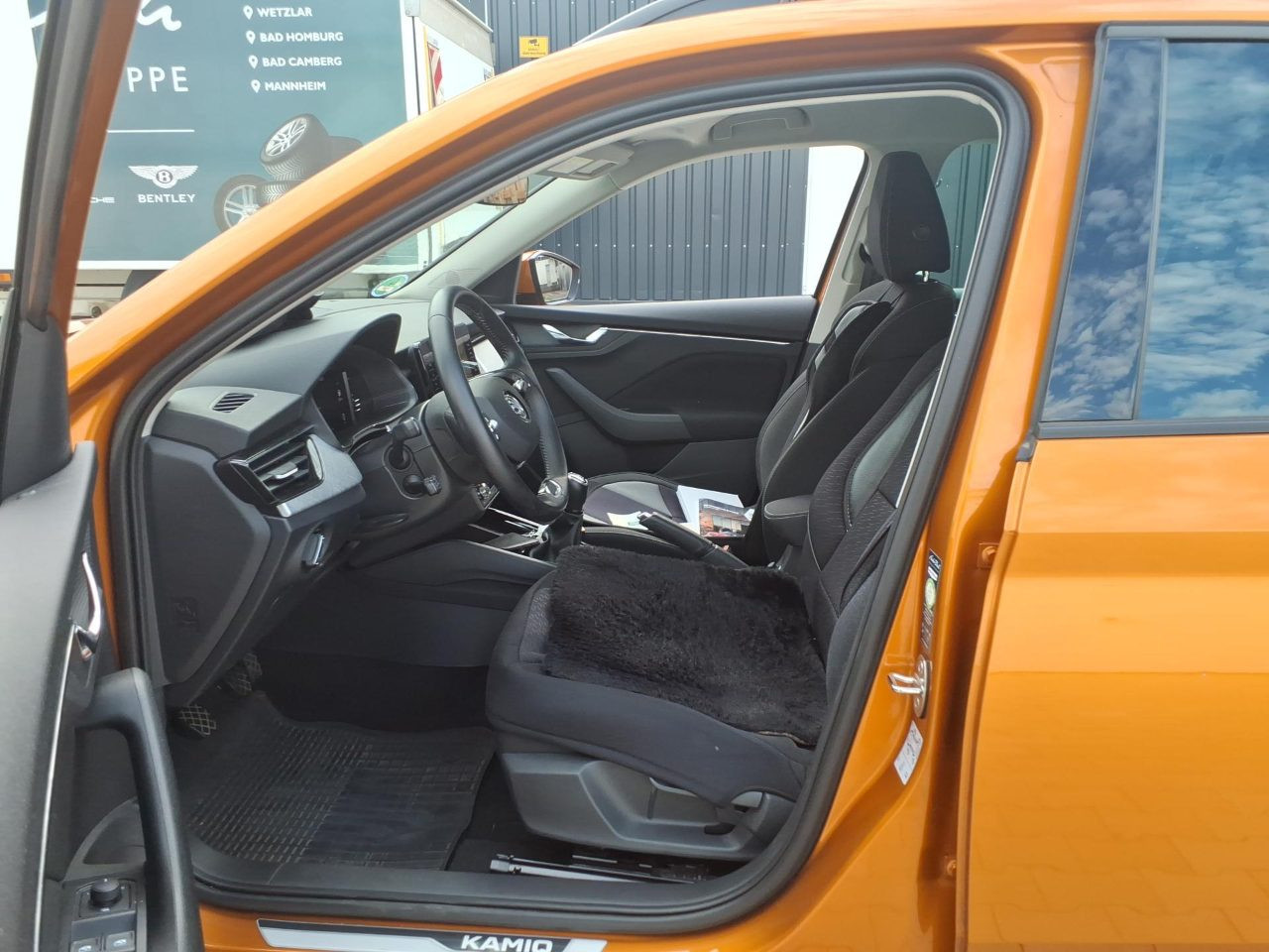 Skoda Kamiq Tour 1.0 TSI 81 kW Navi LED ACC Kessy Virtual Cockpit