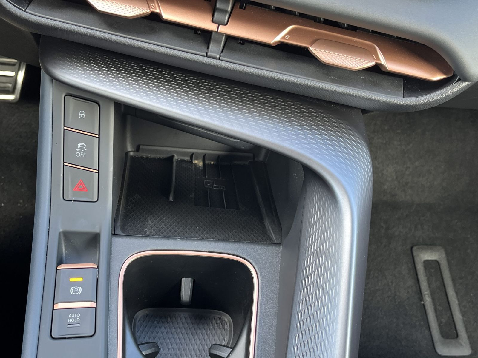 Cupra Terramar VZ 2.0TSI DSG 4x4 HuD LED Navi AHK