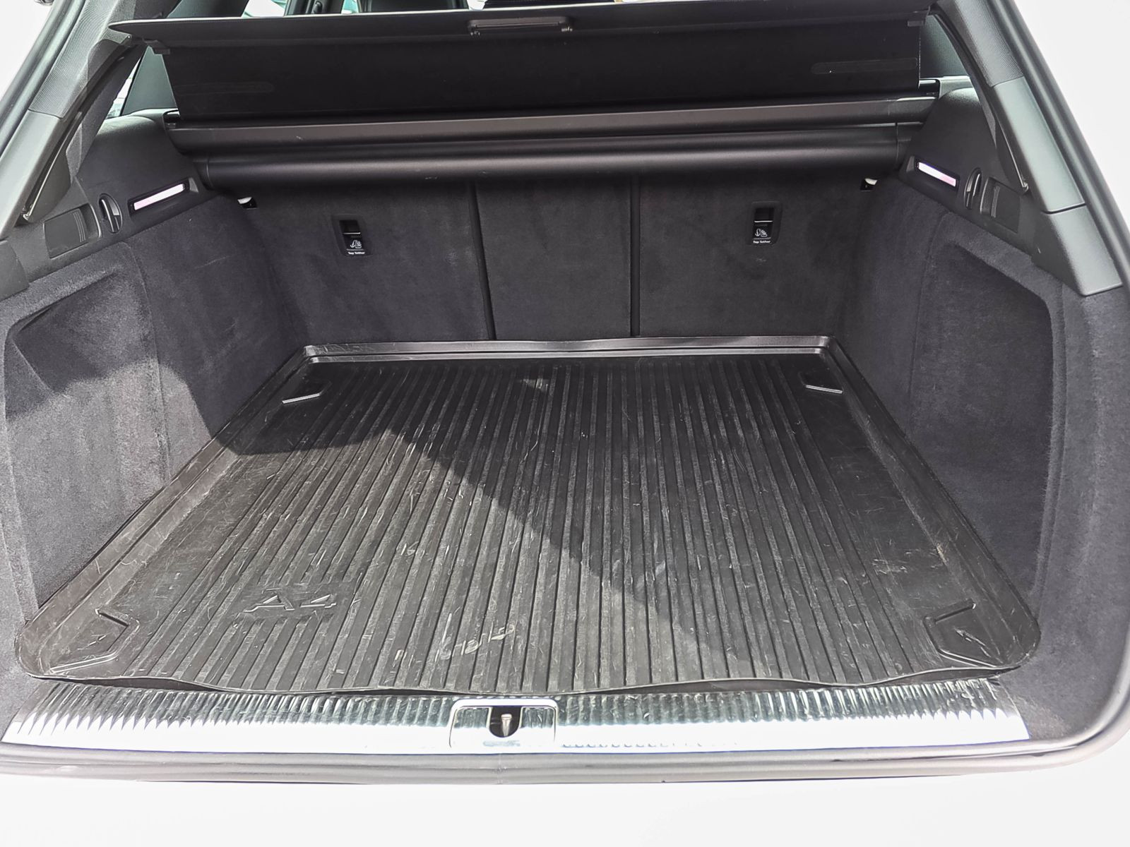 Audi A4 Avant S line 40TDI qu Stronic Navi HuD Panorama