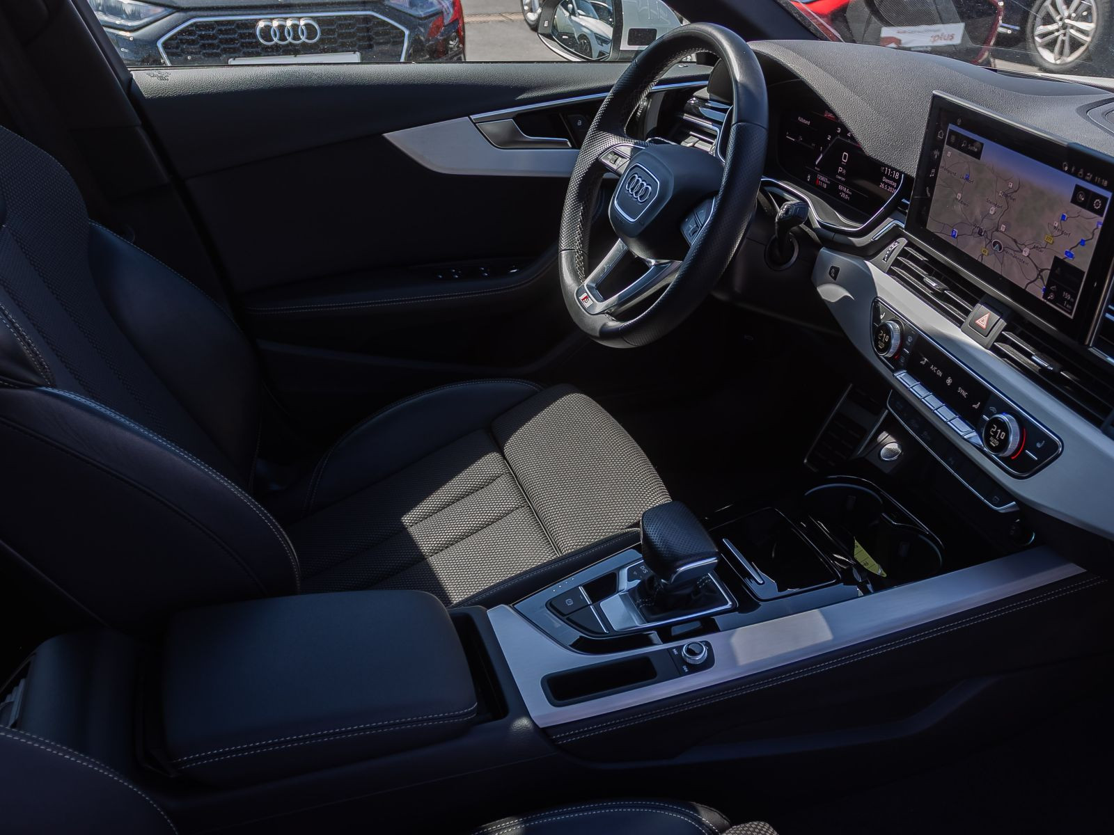 Audi A4 Avant S line 40TDI qu Stronic Navi HuD Panorama