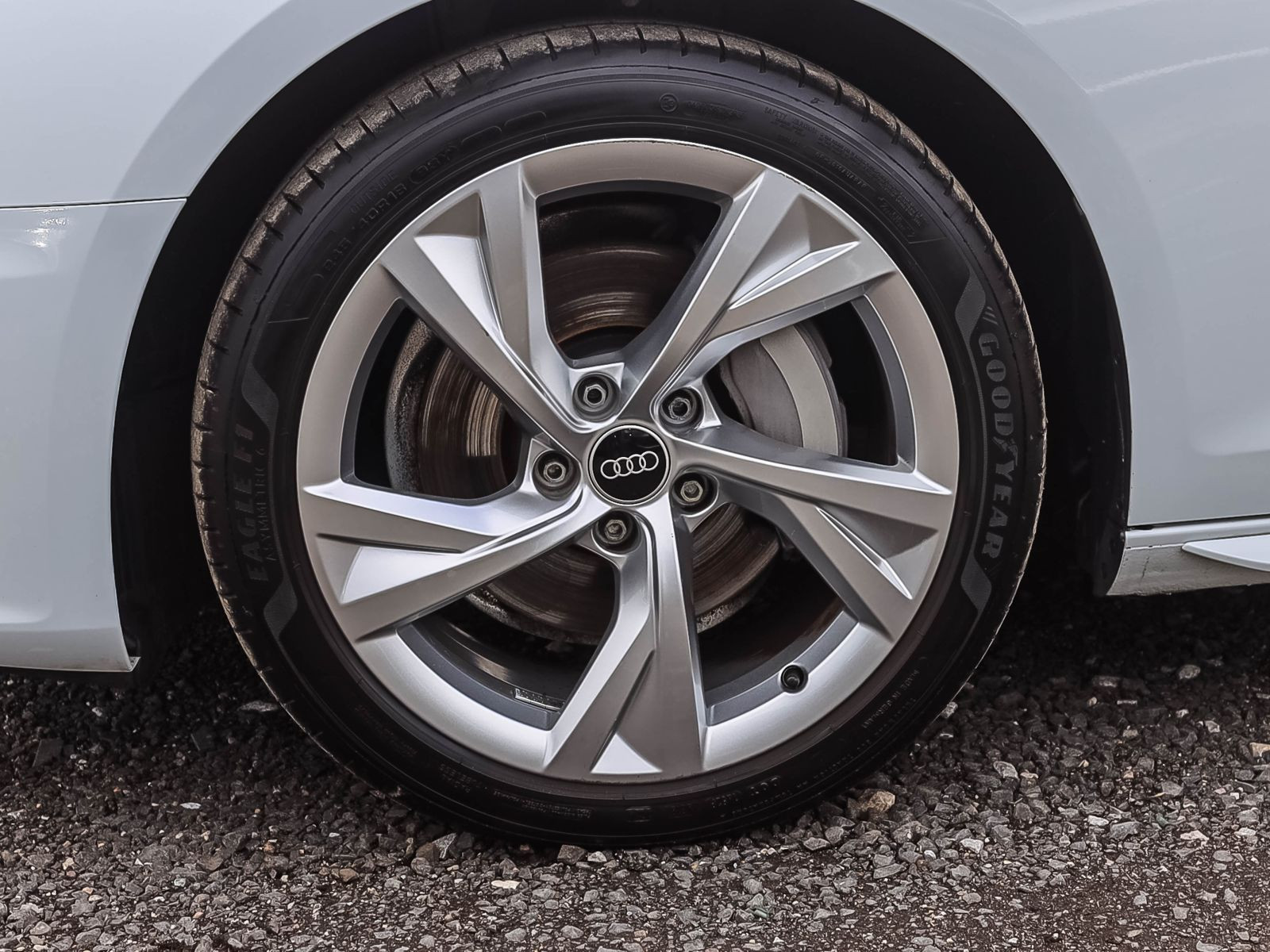 Audi A4 Avant S line 40TDI qu Stronic Navi HuD Panorama