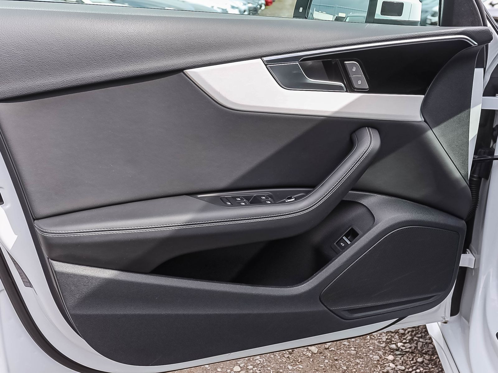 Audi A4 Avant S line 40TDI qu Stronic Navi HuD Panorama