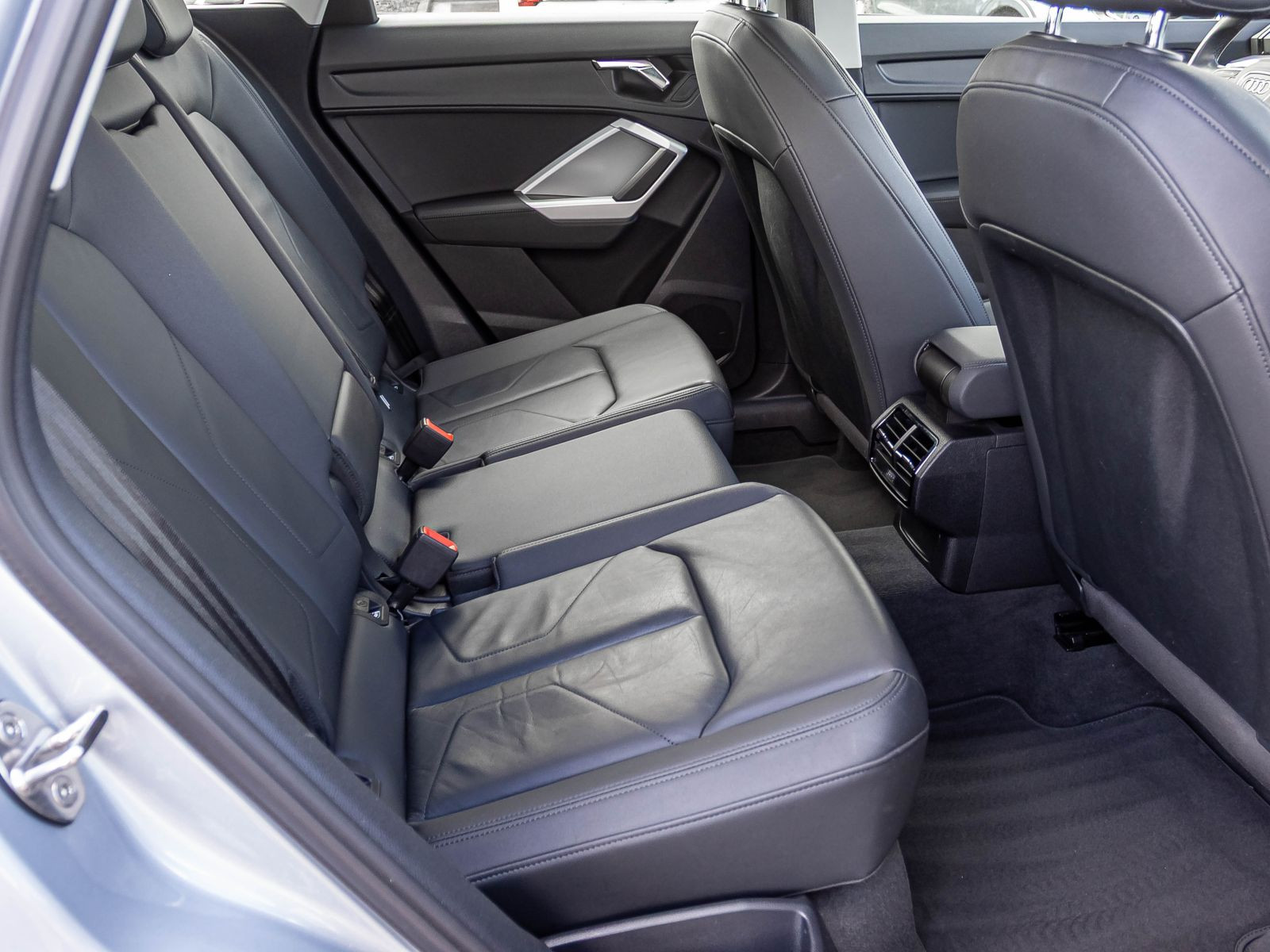 Audi Q3 advanced 35 TFSI Stronic Navi ACC EPH Sitzhzg