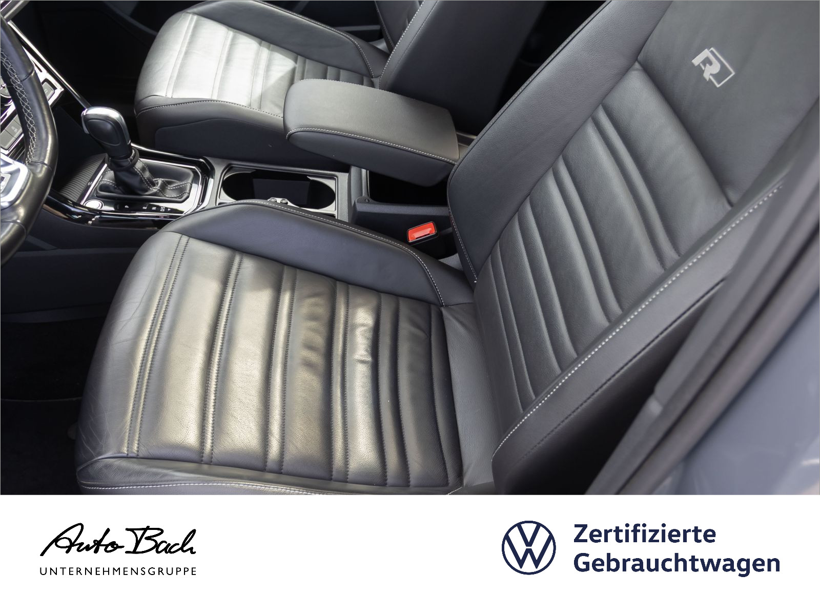 Volkswagen Touran 1.5 TSI DSG R-Line, Leder, Panoramadach, Standheizung, 7-Sitze, Navi, LED
