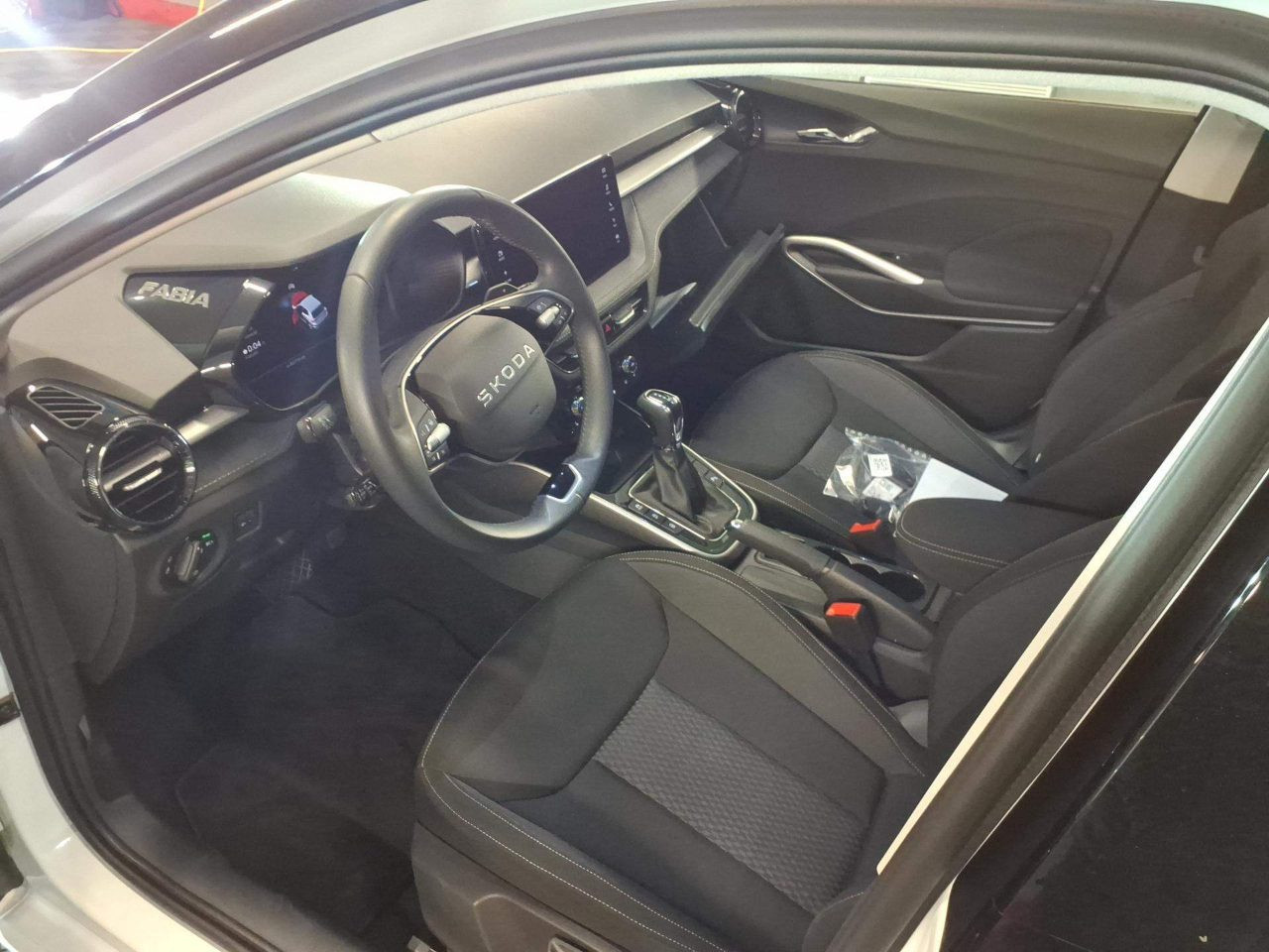 Skoda Fabia Selection 1.5 TSI DSG Car Play Sitzhzg AHK