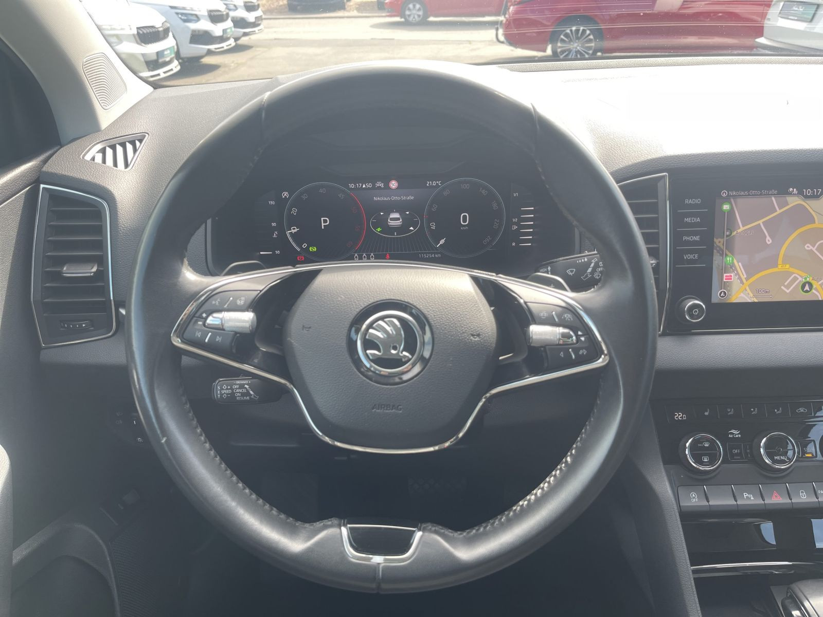 Skoda Karoq Clever 2.0 TDI 4x4 DSG Navi GRA LED Sitzhzg