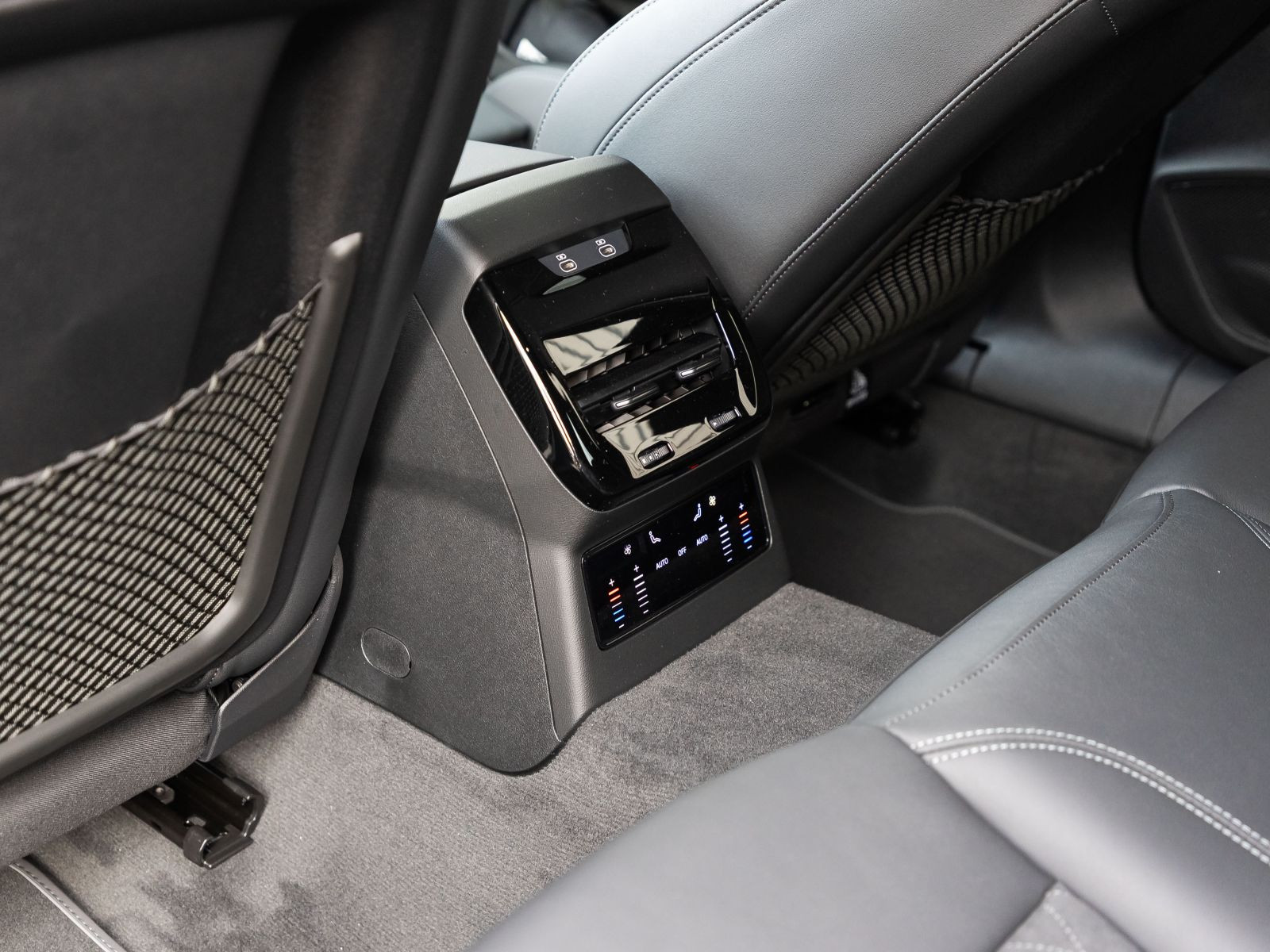 Audi A6 Avant e-hybrid S line qu. 270kW edition one/ TechPlus/ Interieur S/ AHK