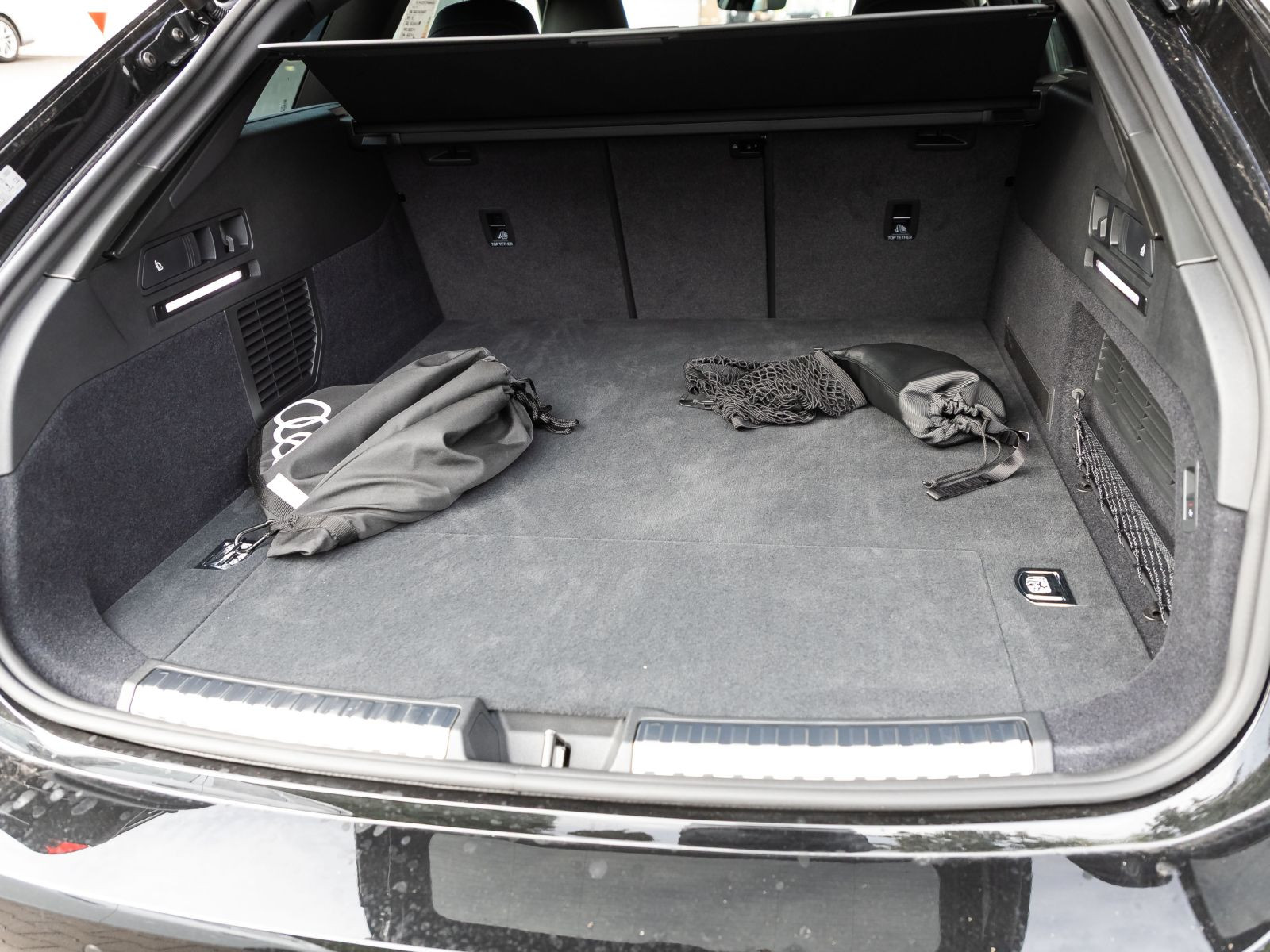 Audi A6 Avant e-hybrid S line qu. 270kW edition one/ TechPlus/ Interieur S/ AHK