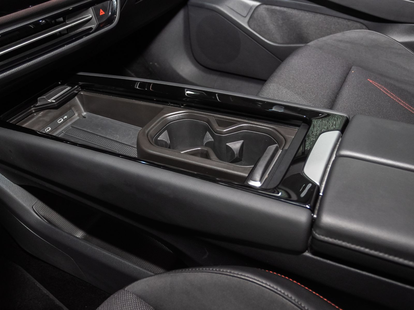 Volkswagen ID.7 Tourer GTX, Panoramadach, AHK, Navi, LED-Matrix, Area View, App-Connect