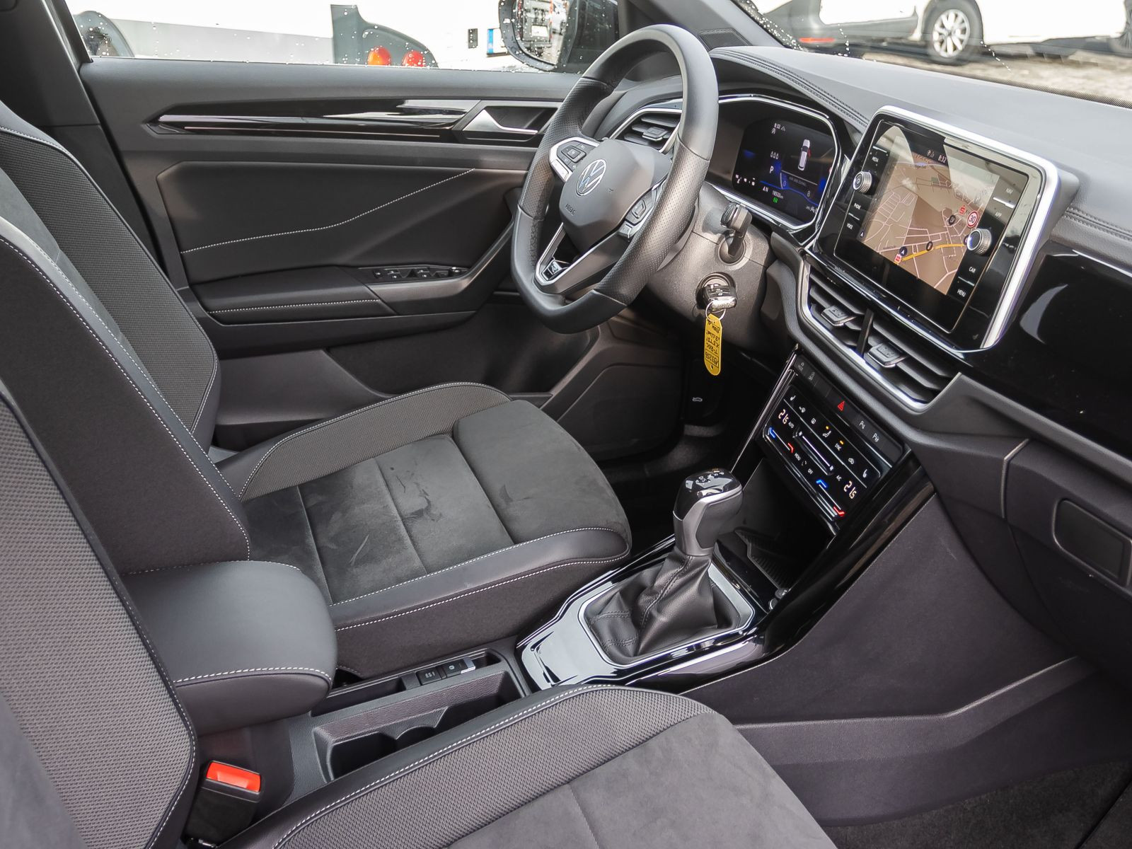 Volkswagen T-ROC 1.5 TSI DSG R-Line Navi LED-Plus ACC AHK