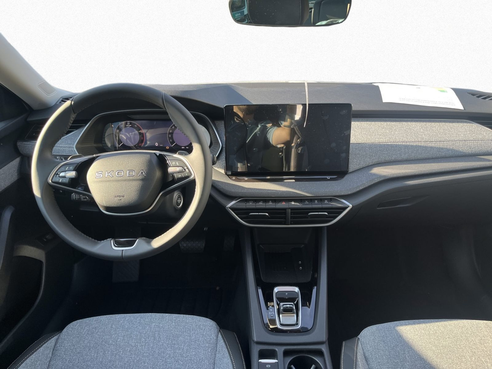 Skoda Octavia Combi Tour 2,0 TDI DSG AHK LED Area View