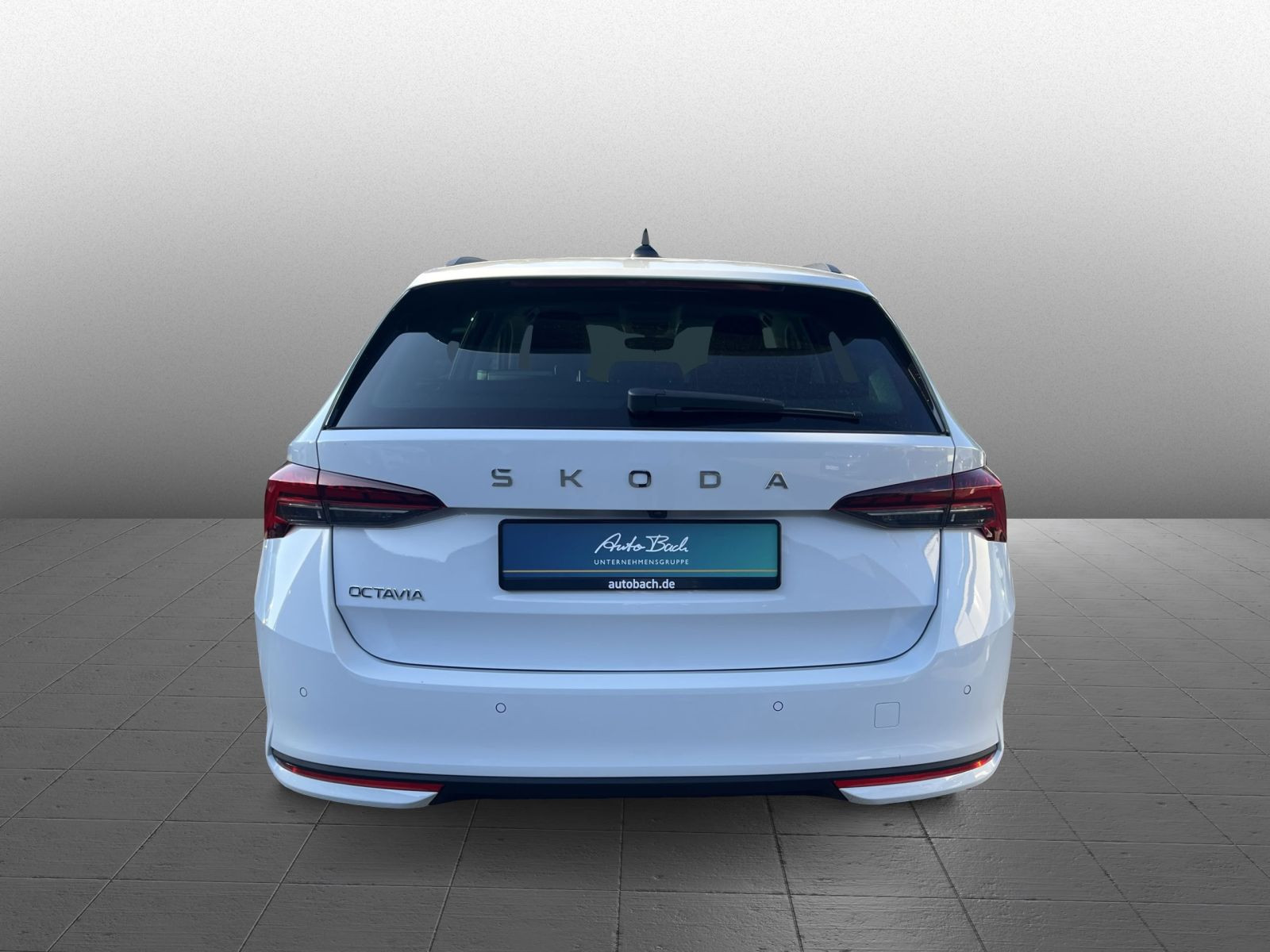 Skoda Octavia Combi Tour 2,0 TDI DSG AHK LED Area View