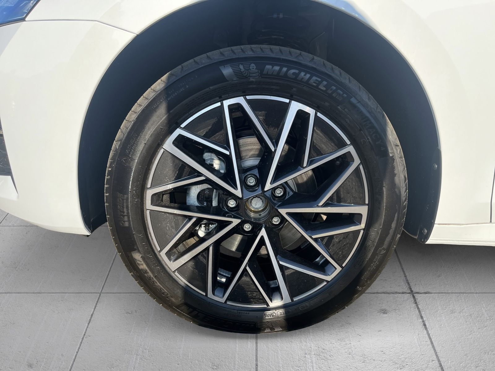 Skoda Octavia Combi Tour 2,0 TDI DSG AHK LED Area View