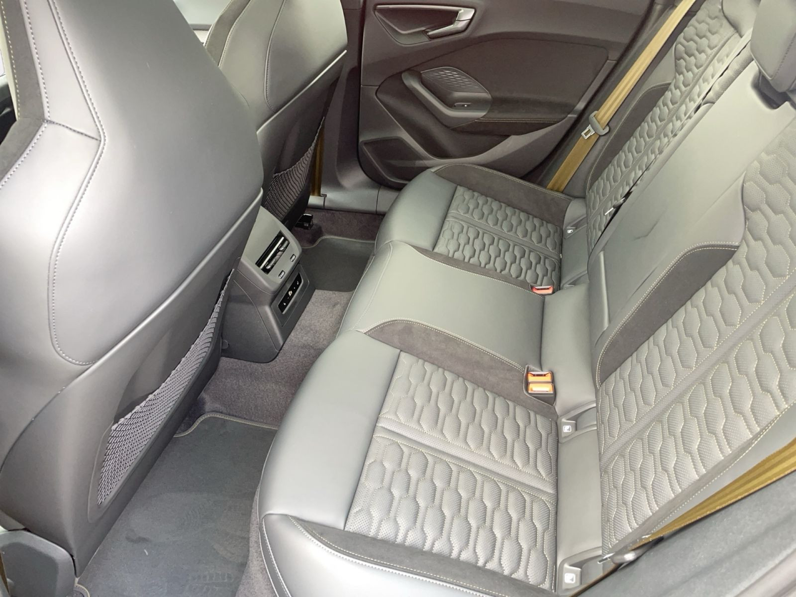 Audi RS5 Limousine 640PS Pano/ 0,5%/ Audi-Sport/ HuD/ 21"/ AHK/