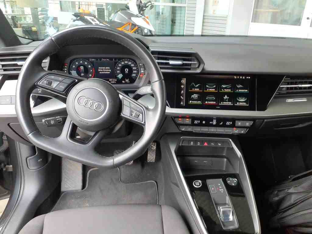 Audi A3 Sportback Advanced 30TFSI Stronic Navi ACC