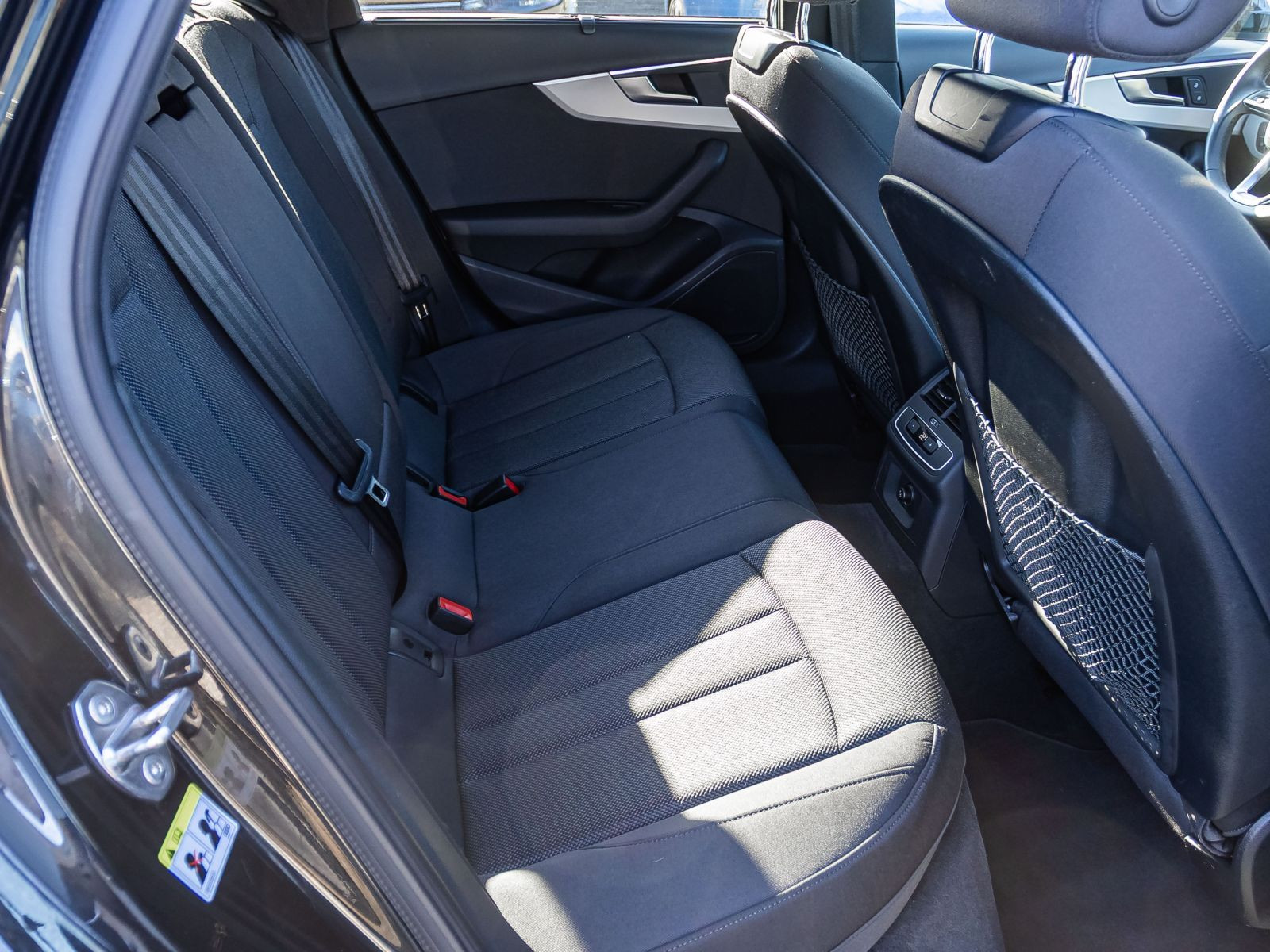 Audi A4 Avant Advanced 40TFSI qu. Stronic LED ACC