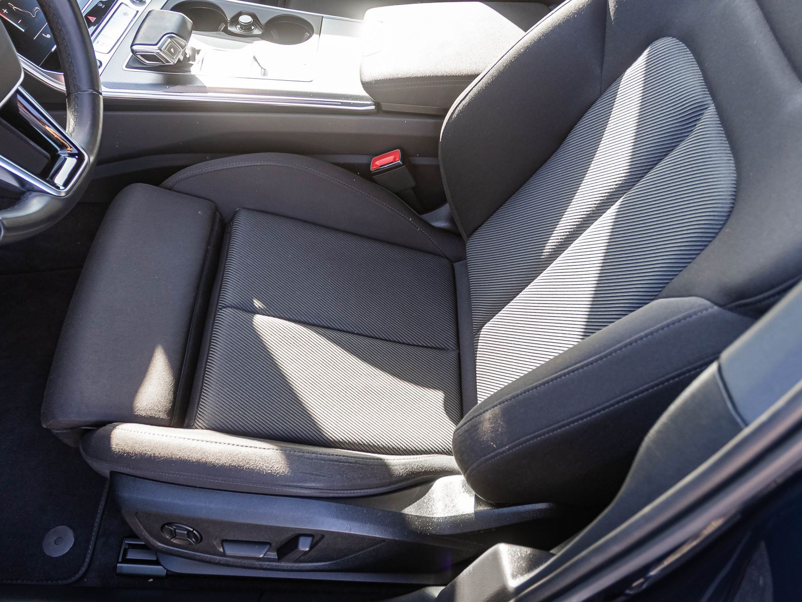 Audi A6 Avant Sport 45TFSI qu. Stronic Panorama AHK