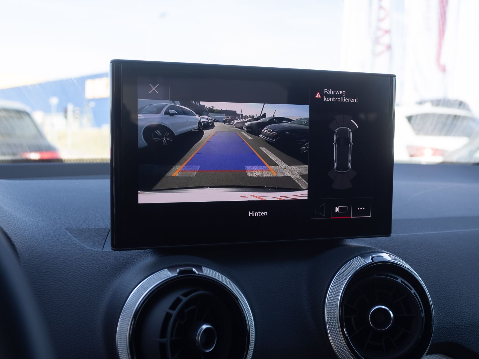 Audi Q2 S line 35TFSI Stronic Navi LED GRA Sitzhzg