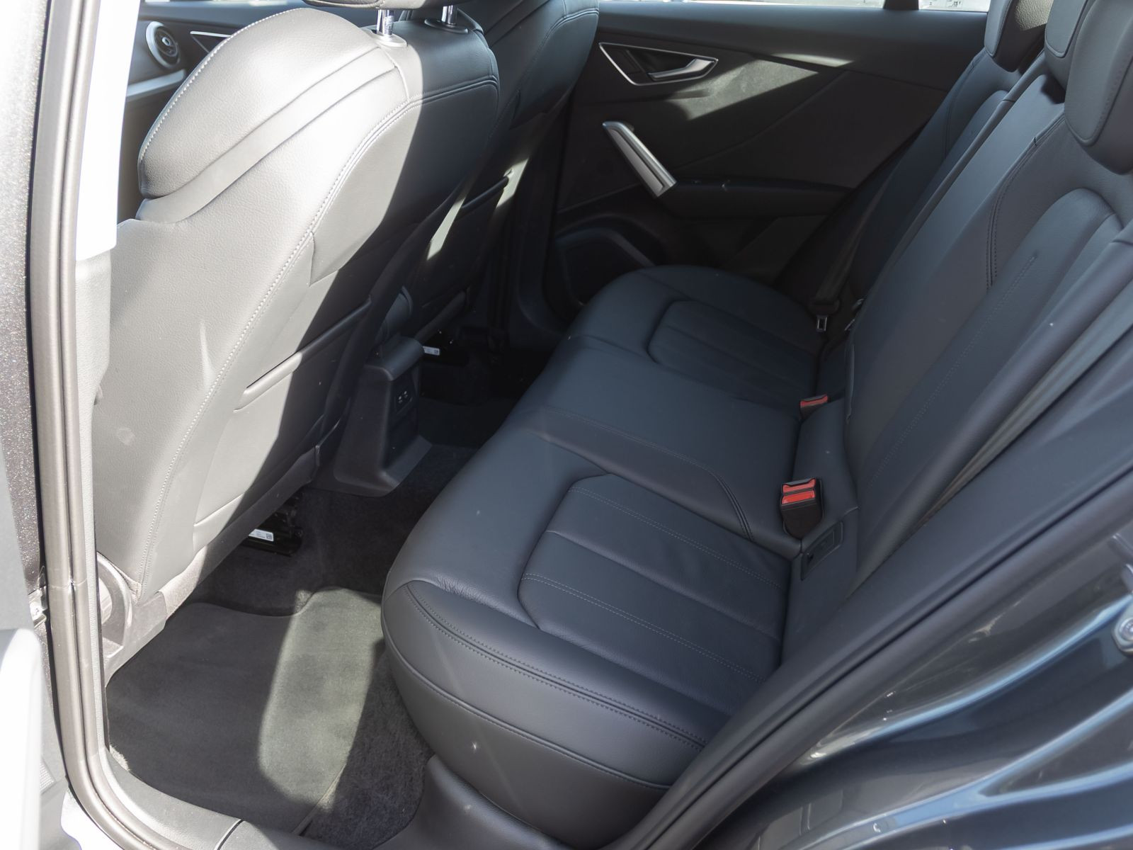 Audi Q2 S line 35TFSI Stronic Navi LED GRA Sitzhzg