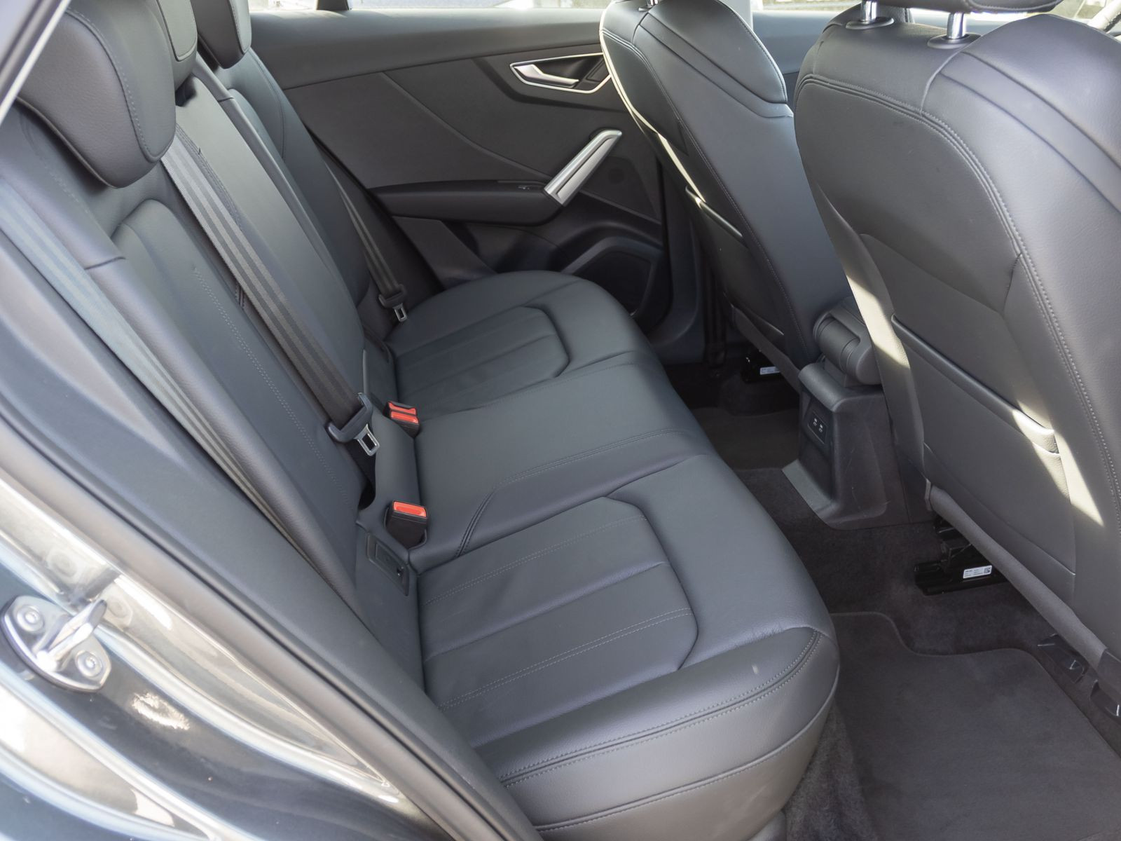Audi Q2 S line 35TFSI Stronic Navi LED GRA Sitzhzg