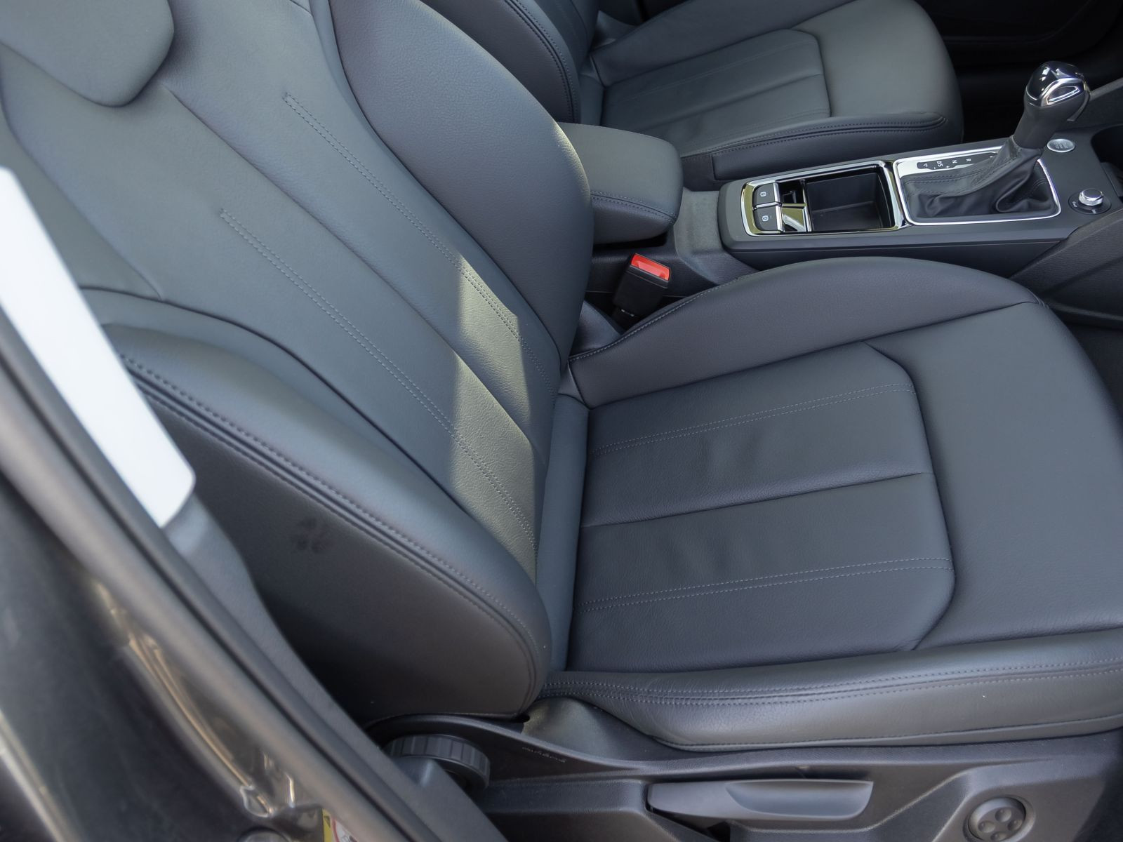 Audi Q2 S line 35TFSI Stronic Navi LED GRA Sitzhzg