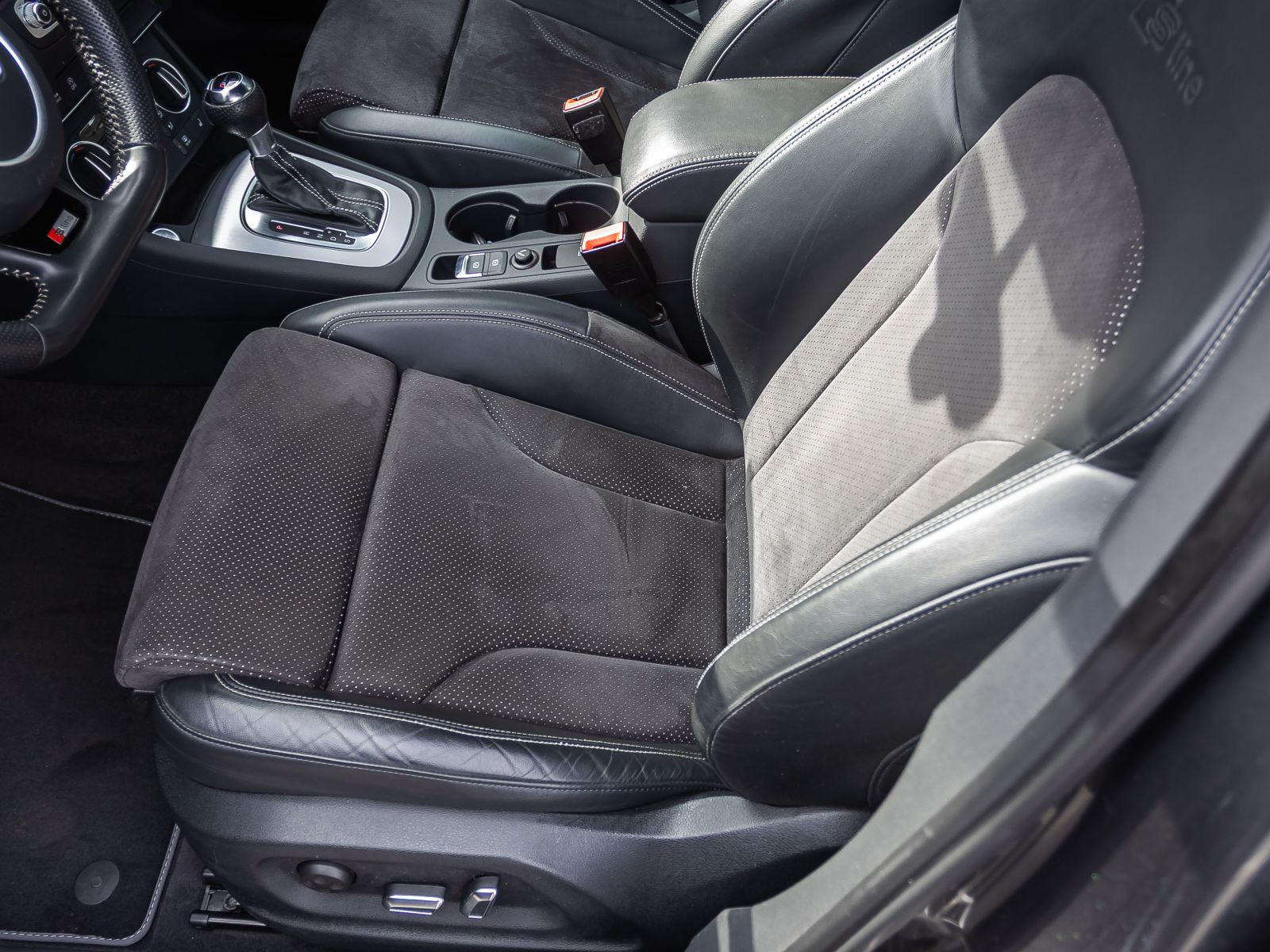 Audi Q3 S line 2.0TFSI qu. Stronic Navi EPH AHK