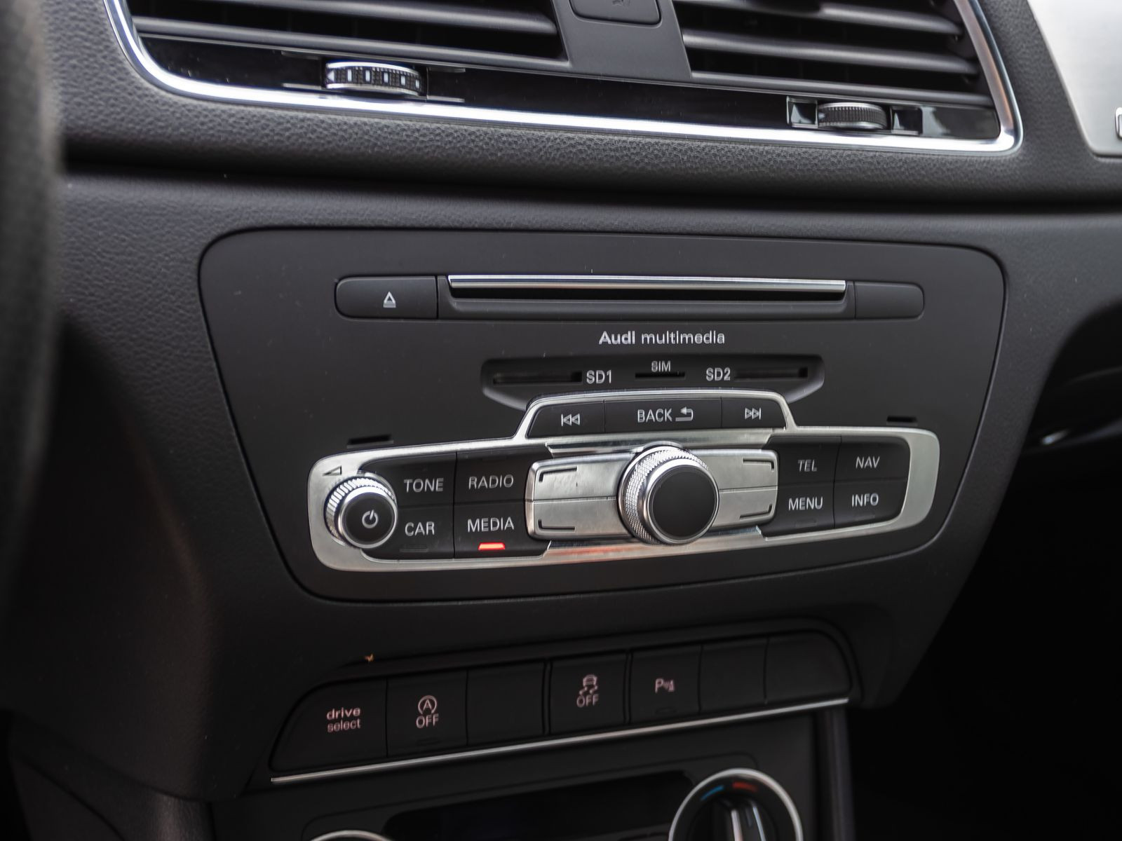 Audi Q3 S line 2.0TFSI qu. Stronic Navi EPH AHK