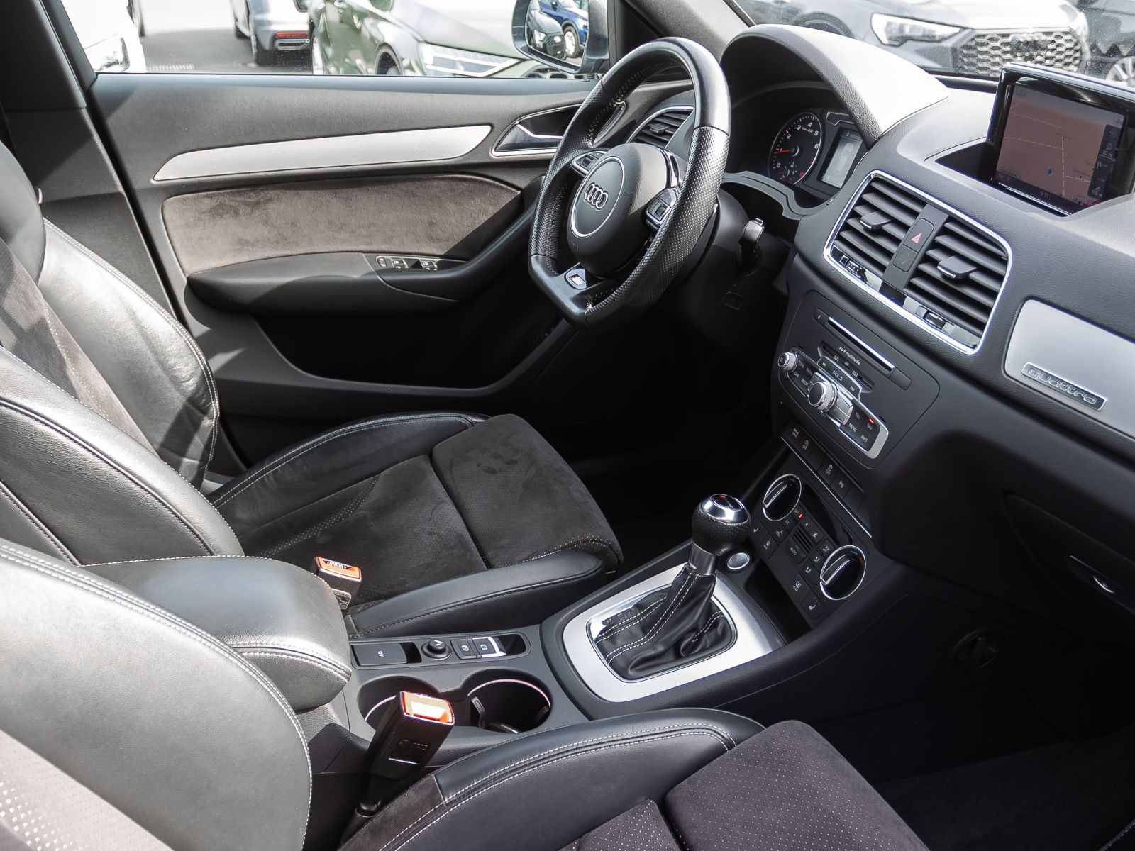 Audi Q3 S line 2.0TFSI qu. Stronic Navi EPH AHK