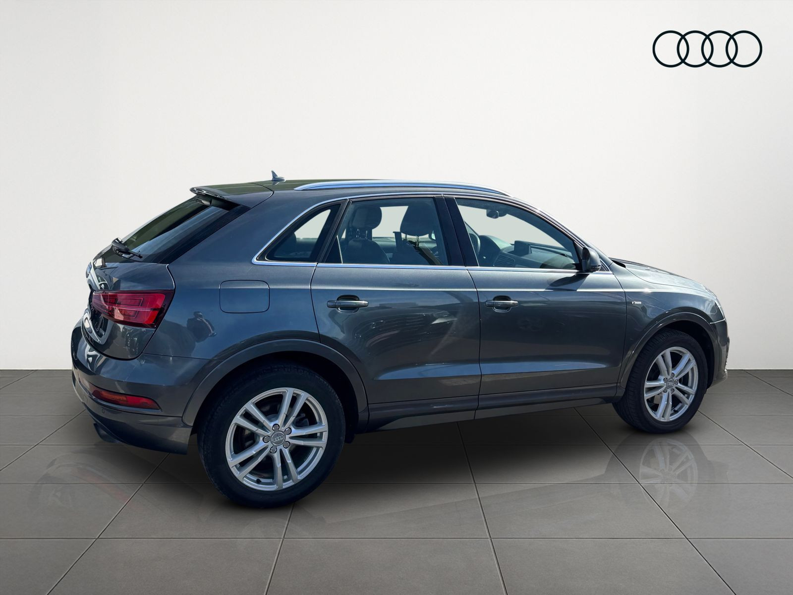 Audi Q3 Sline 2.0TFSI qu. Stronic Navi EPH AHK