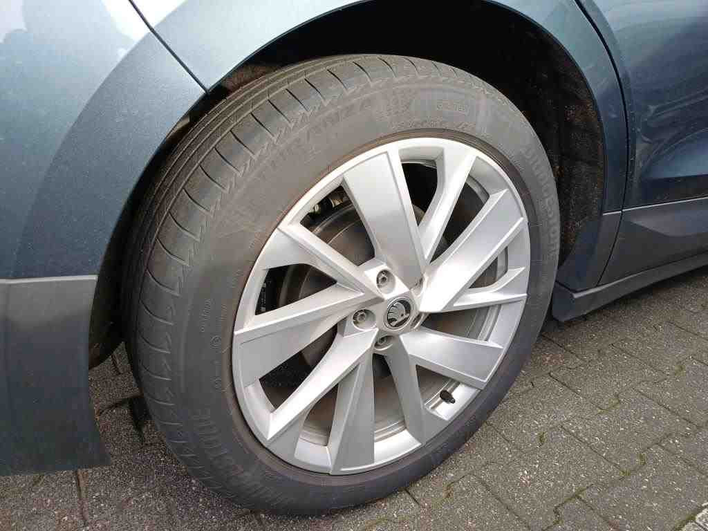 Skoda Enyaq 60 Suite Navi Panorama Standhzg LED ACC