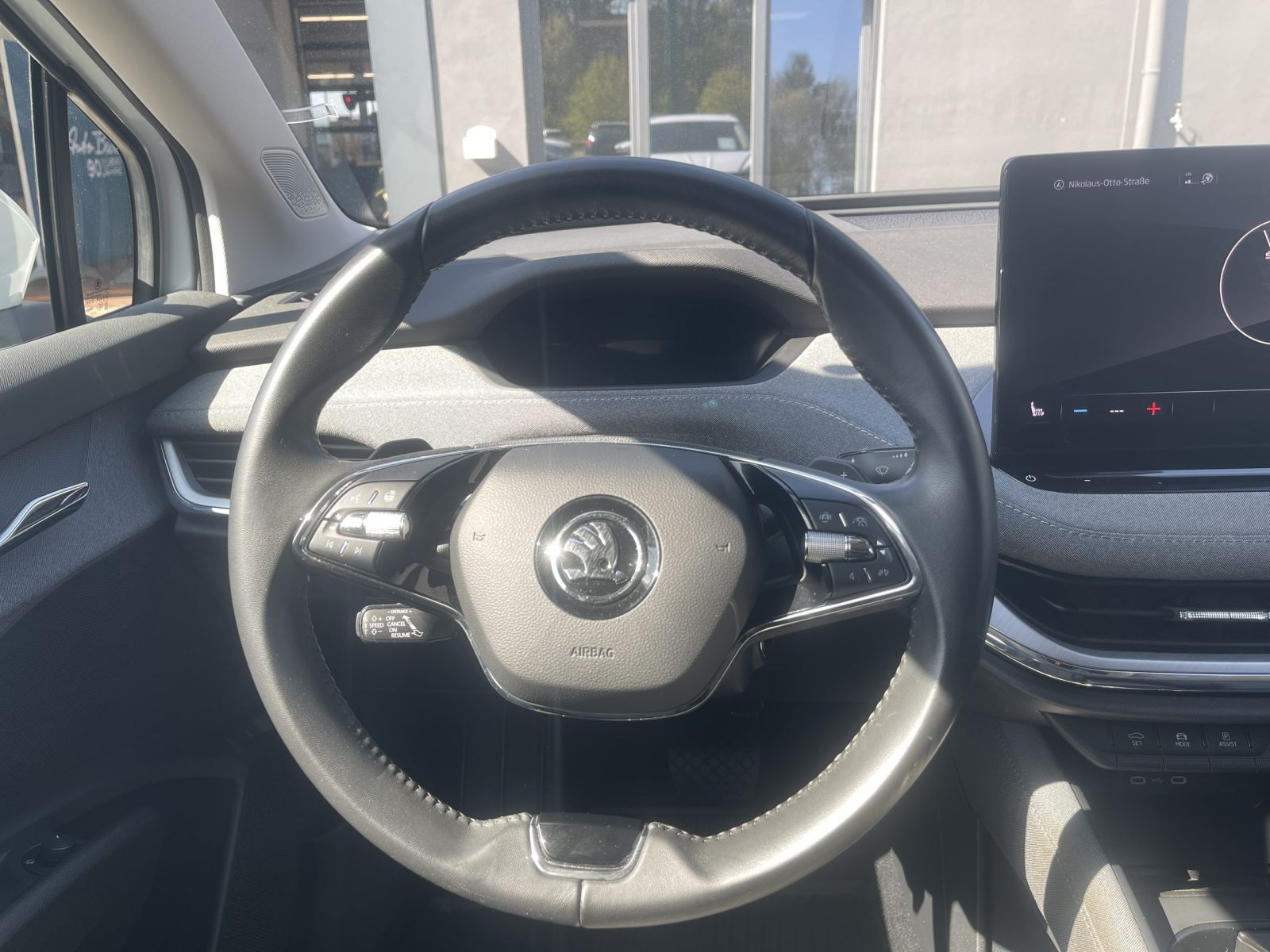 Skoda Enyaq 80 iV Navi Standhzg LED ACC AHK CarPlay