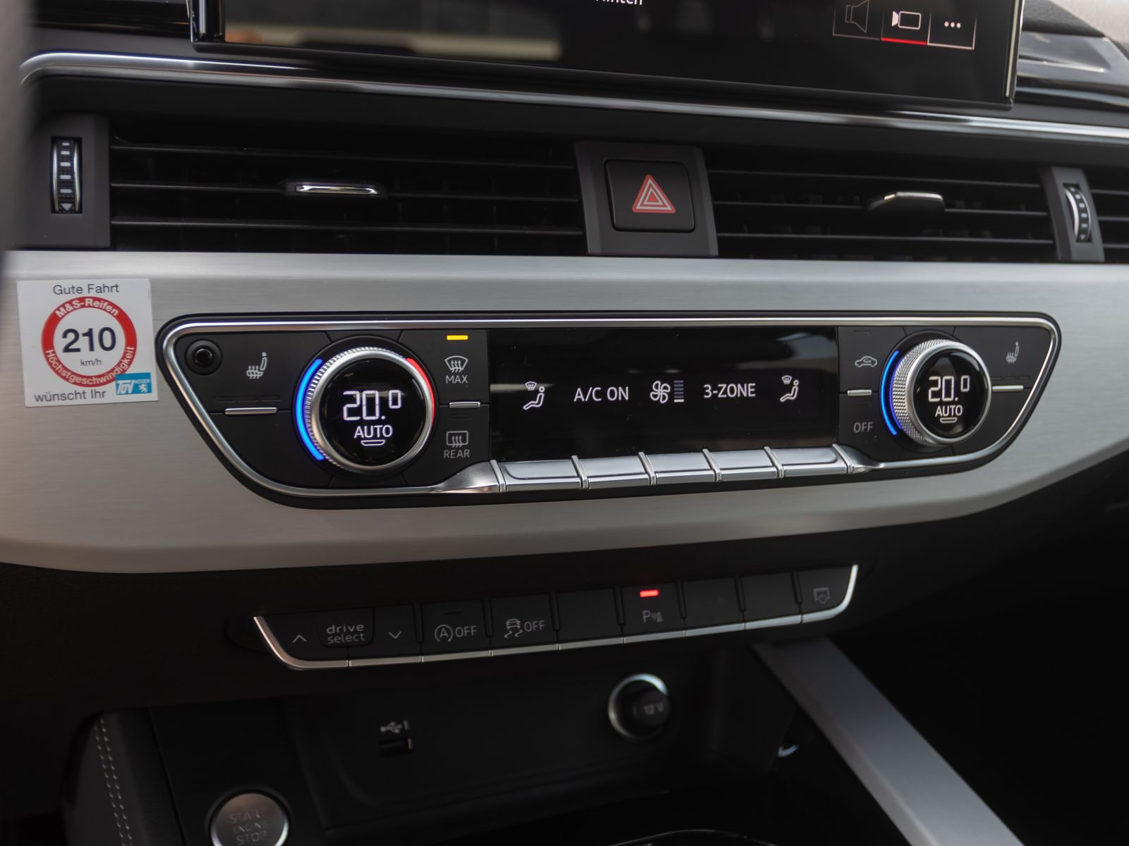 Audi A4 Avant S line 40TDI Stronic Navi HuD Panorama LED