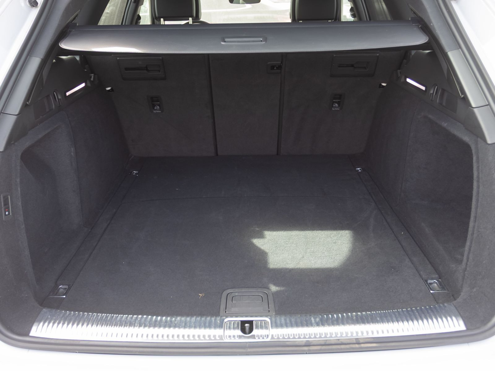 Audi A4 Avant S line 40TDI Stronic Navi HuD Panorama LED