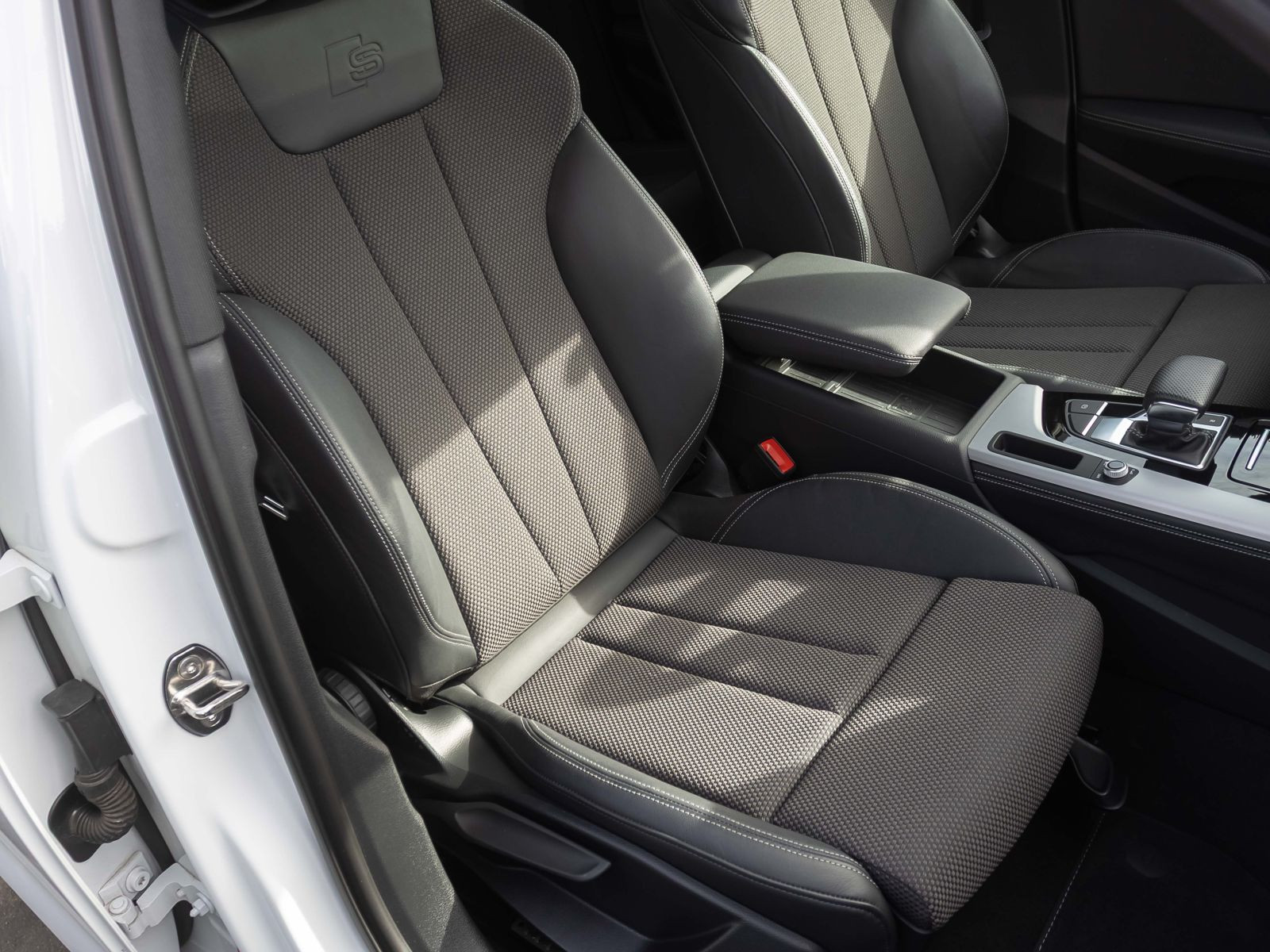 Audi A4 Avant S line 40TDI Stronic Navi HuD Panorama LED