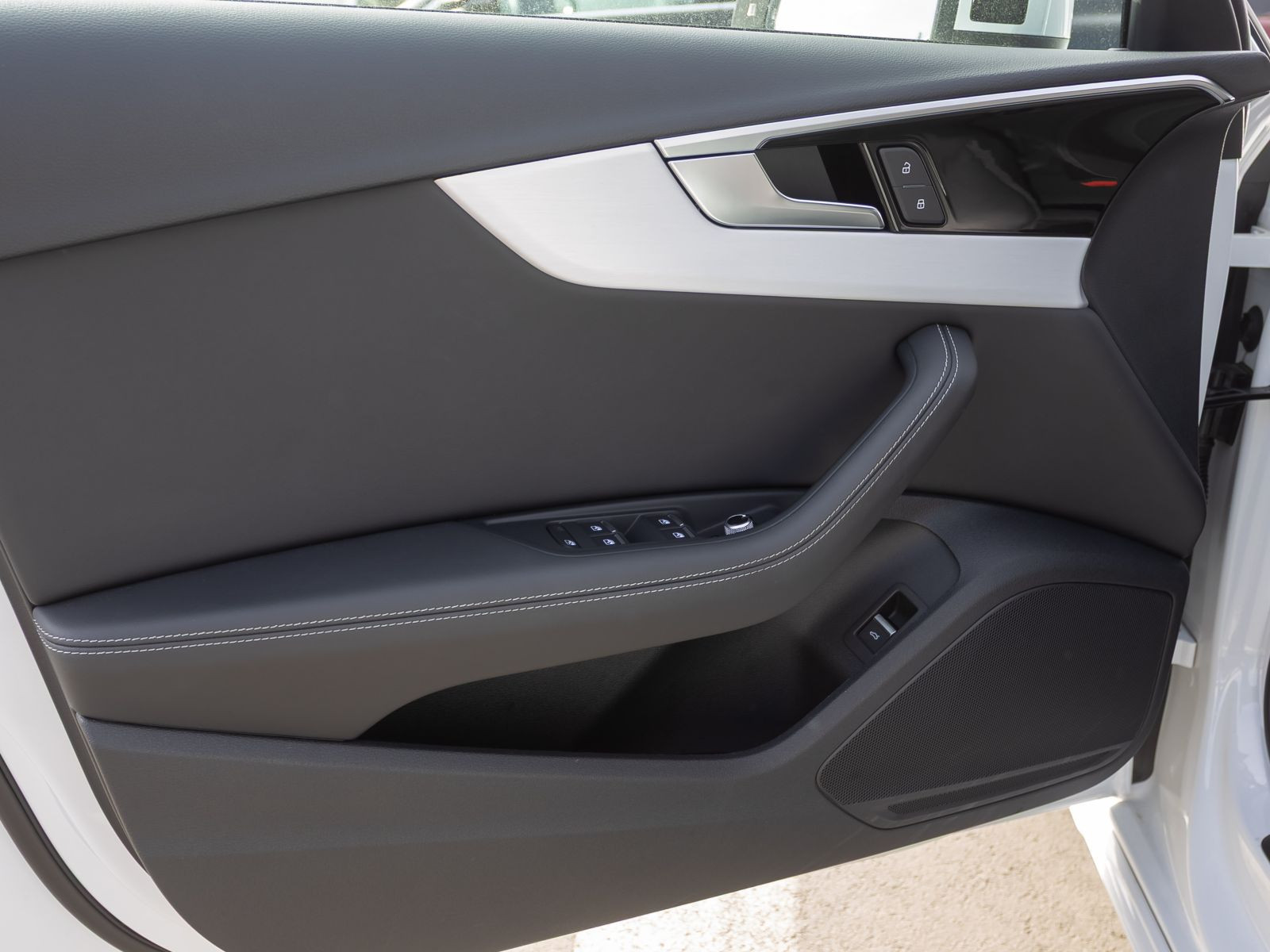 Audi A4 Avant S line 40TDI Stronic Navi HuD Panorama LED