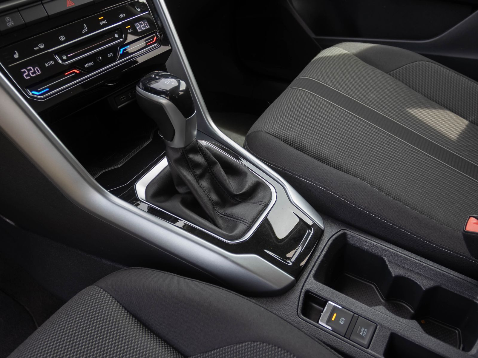 Volkswagen T-Roc Life 1.5TSI DSG Navi LED ACC EPH AHK CarPlay